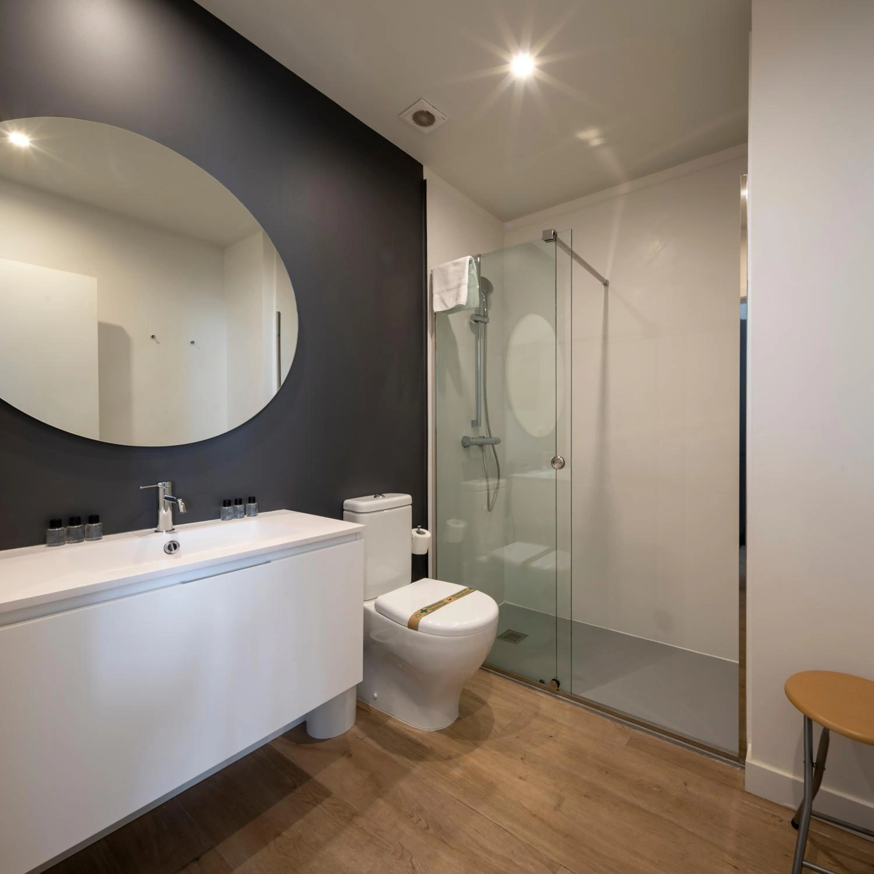 Bathroom in Bow Homes by Como en Casa