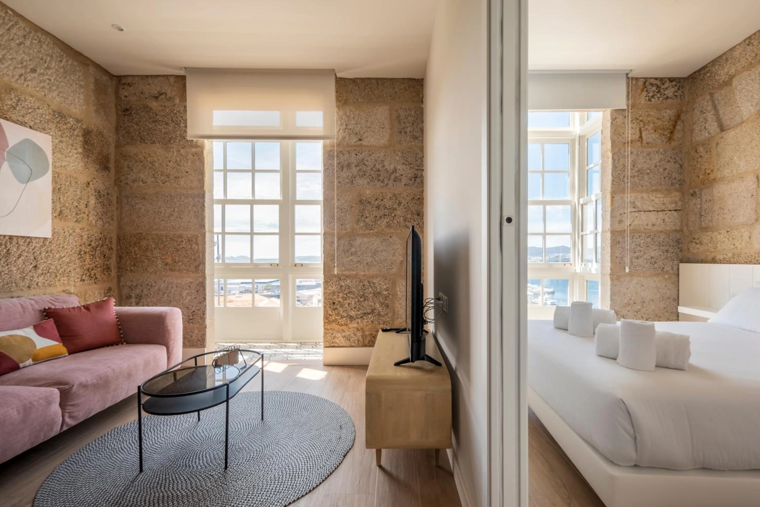 Bed in Bow Homes by Como en Casa