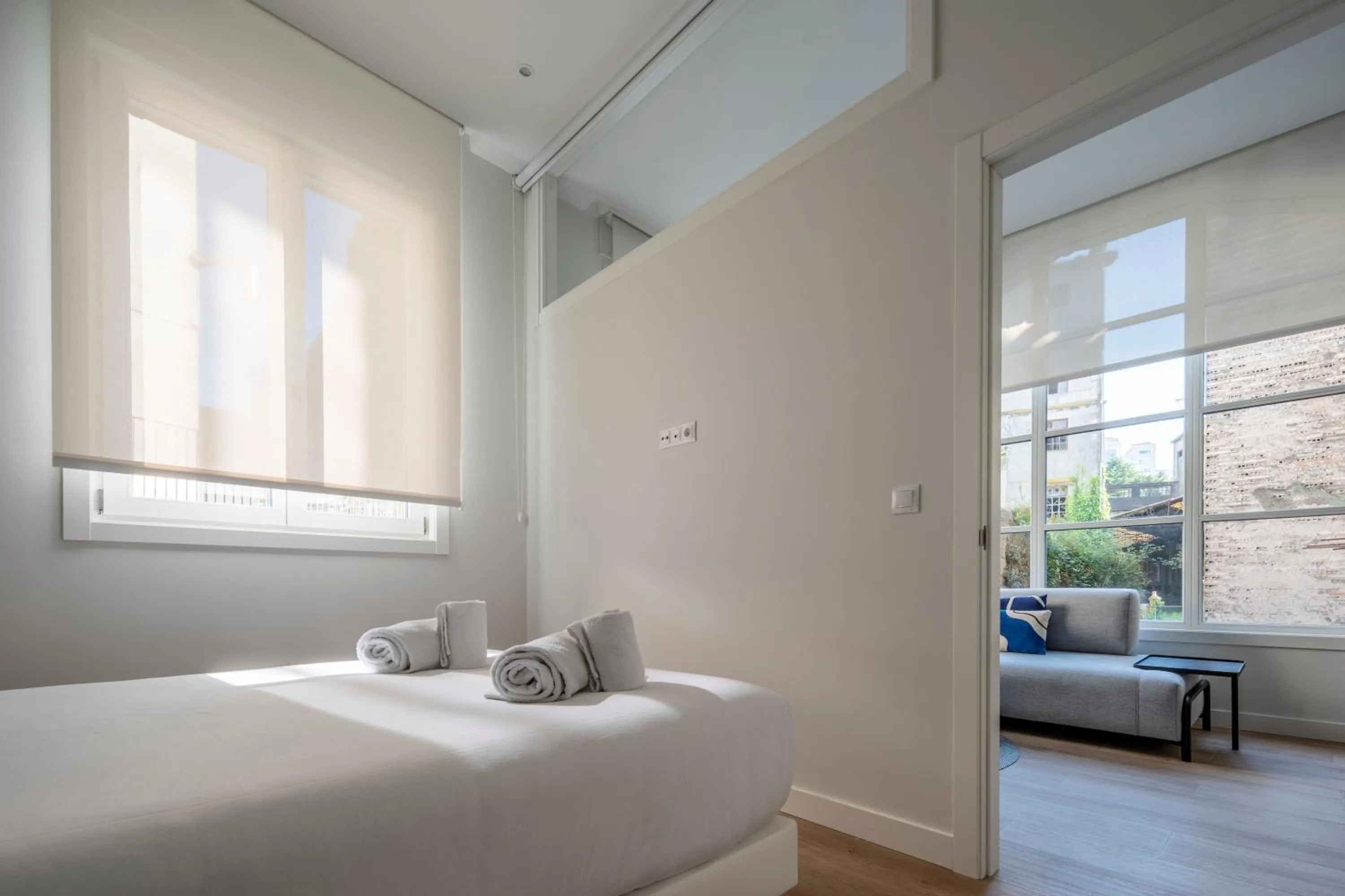 Bed in Bow Homes by Como en Casa