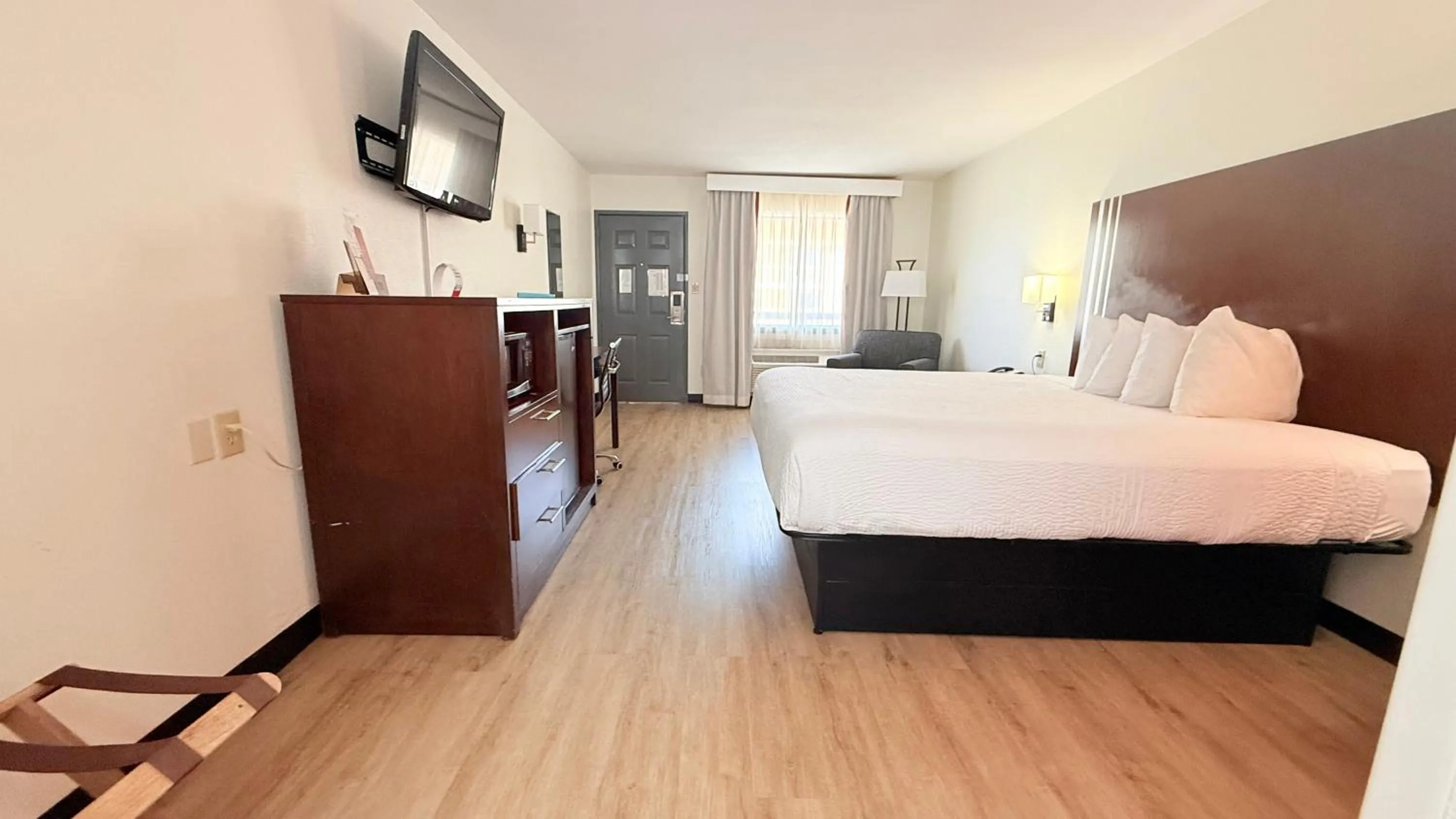 Bedroom, Bed in Ramada by Wyndham San Antonio Near SeaWorld - Lackland AFB
