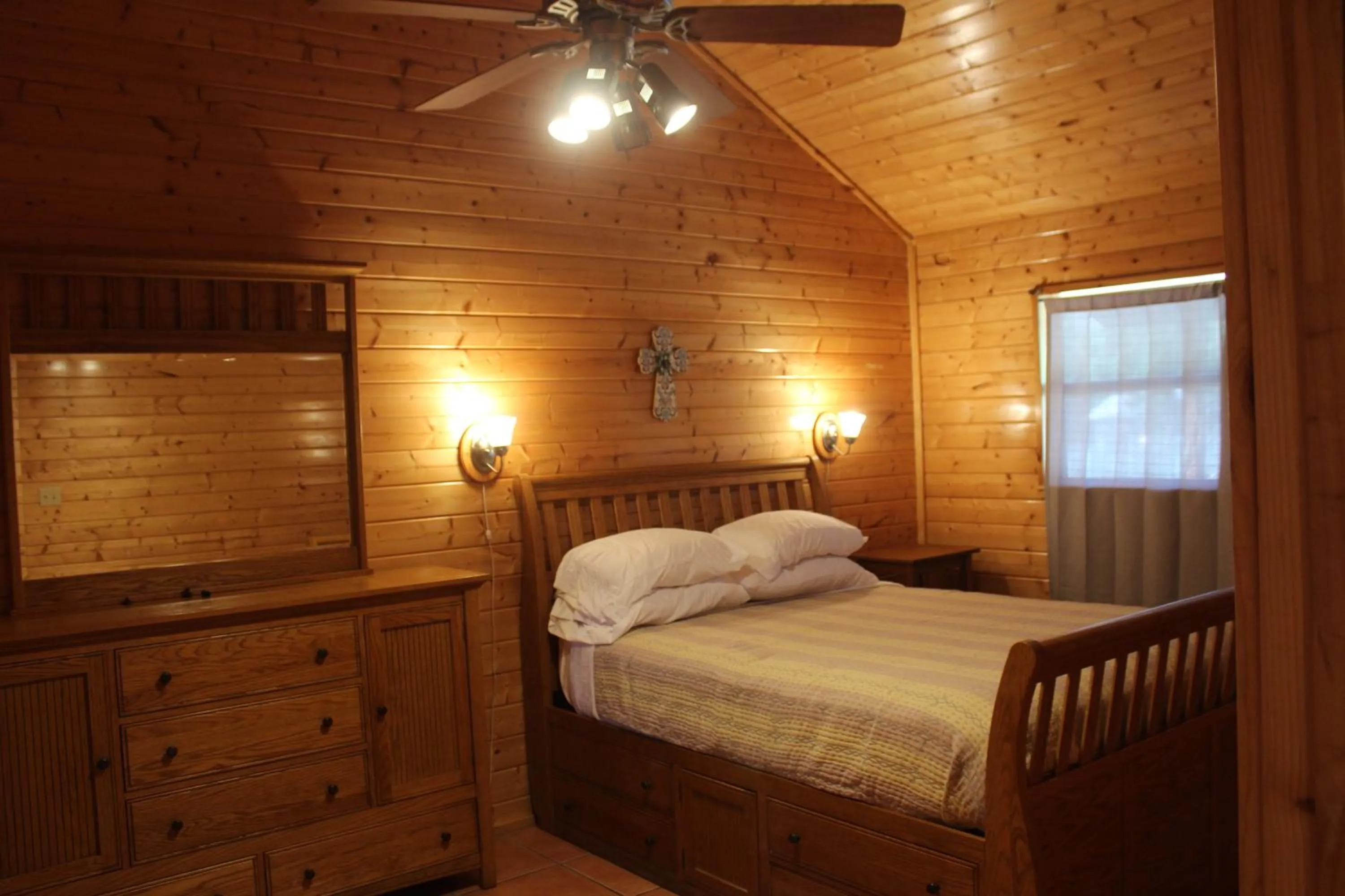 Bedroom, Bed in The Springs Retreat