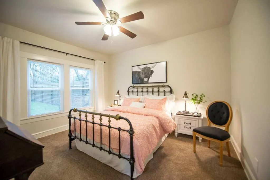 Bed in NEW-Ethel Rose Cottage-5 min to Magnolia Silos