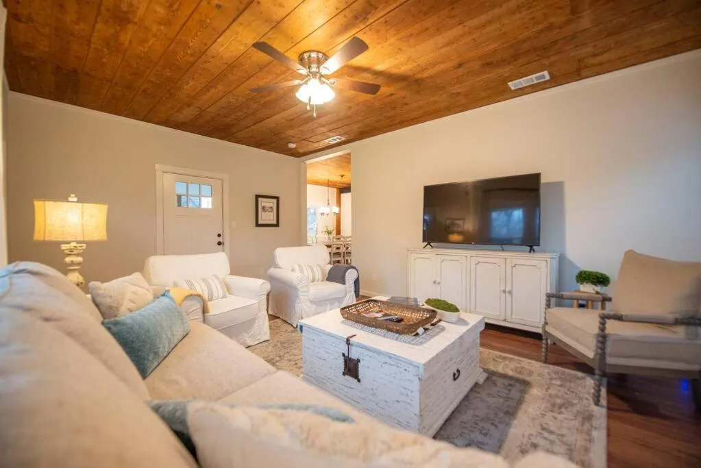 NEW-Ethel Rose Cottage-5 min to Magnolia Silos