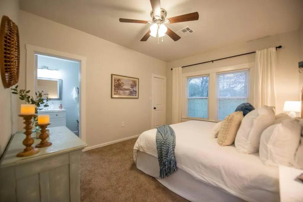 Bed in NEW-Ethel Rose Cottage-5 min to Magnolia Silos