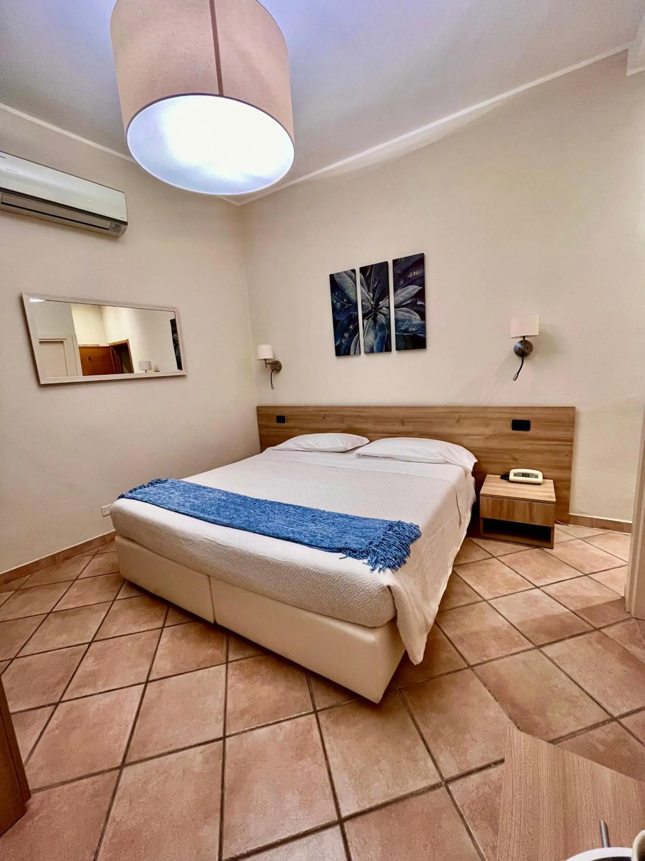 Photo of the whole room, Bed in Albergo Africa