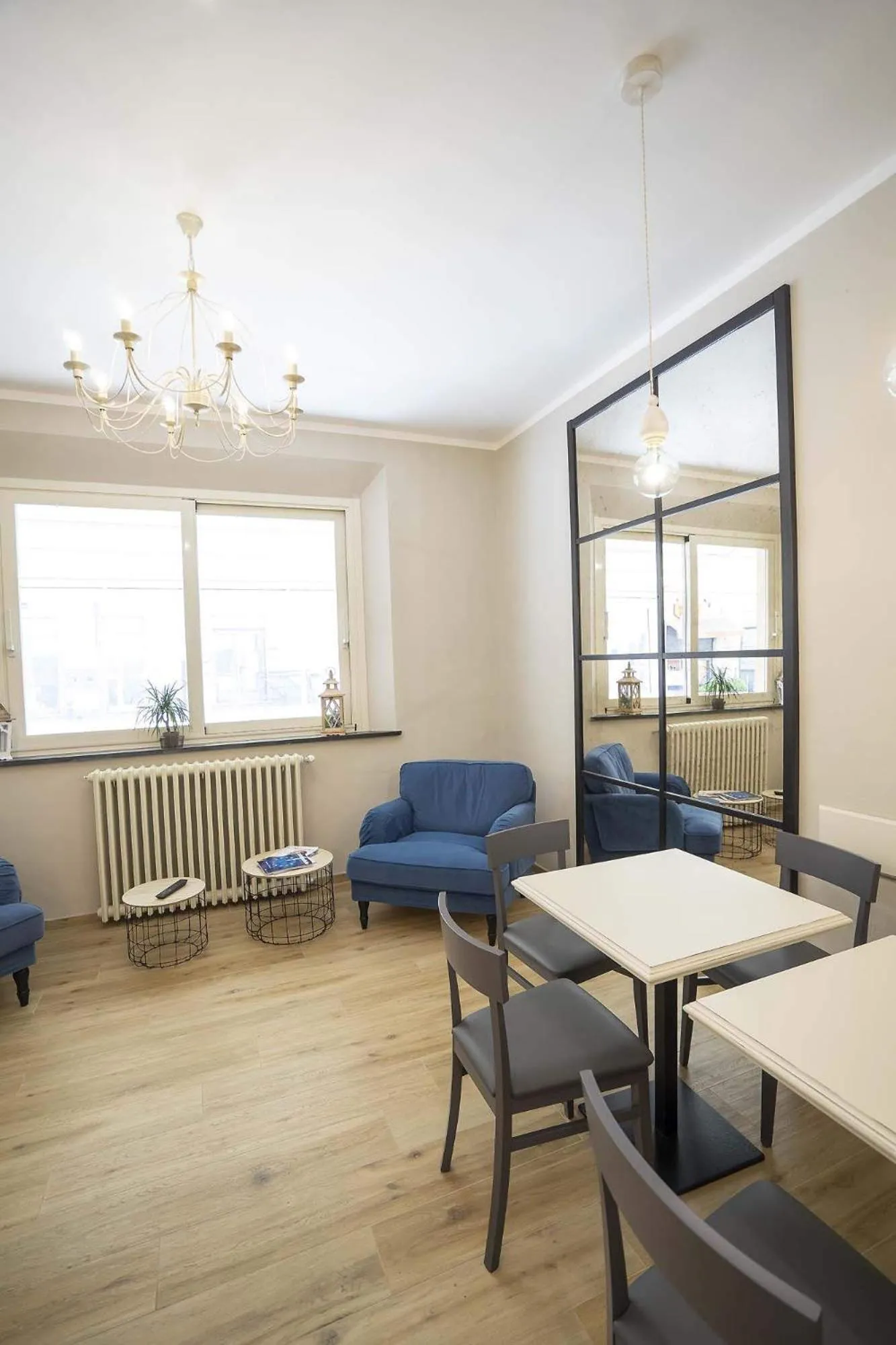 Communal lounge/ TV room in Albergo Africa