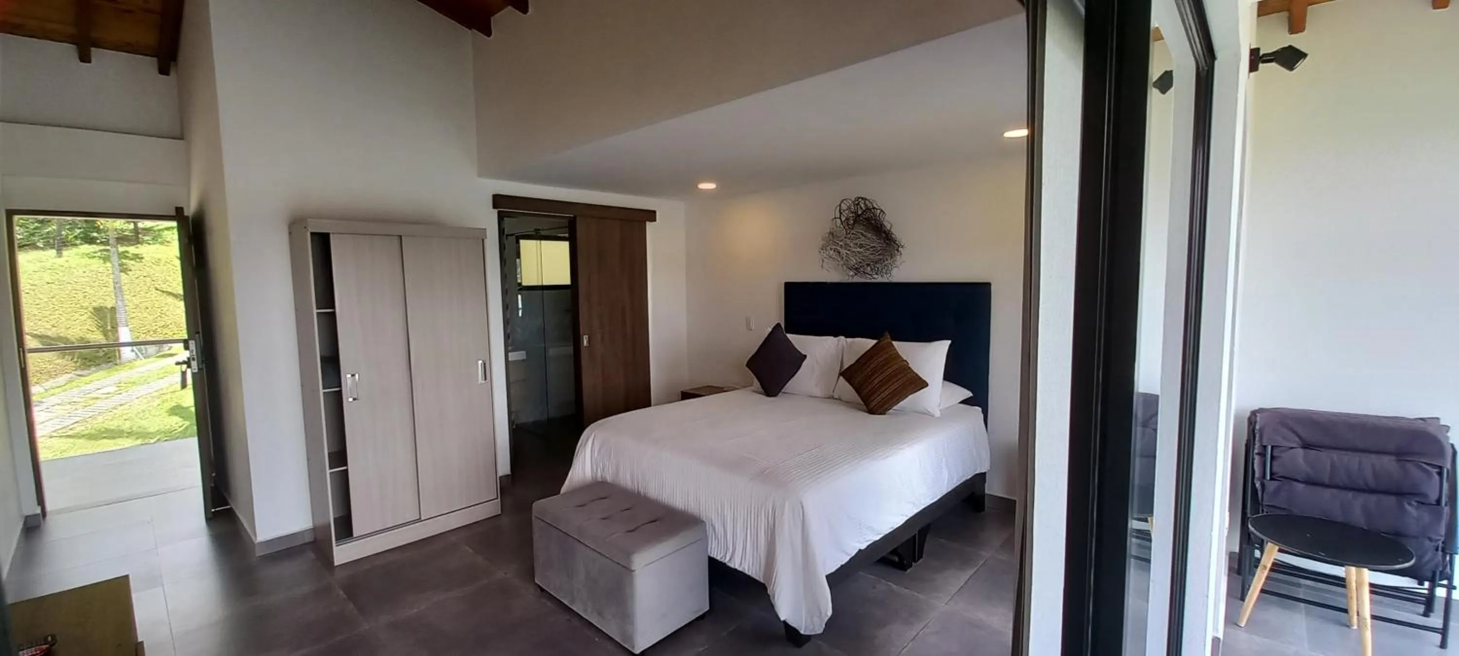 Photo of the whole room, Bed in Jordan Hotel Boutique