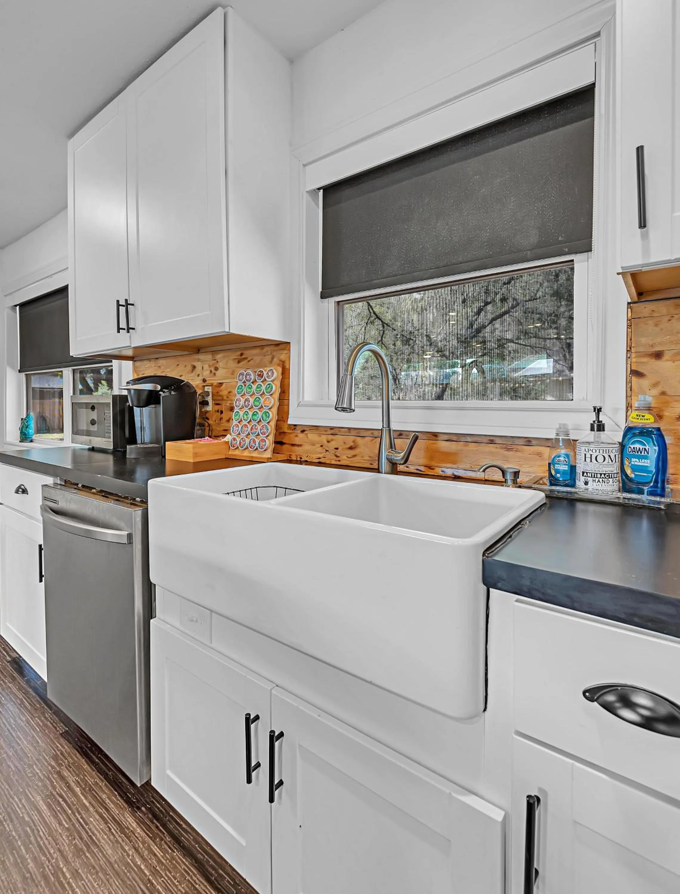 New-The Mod Poppy Large home 10 minutes from it all