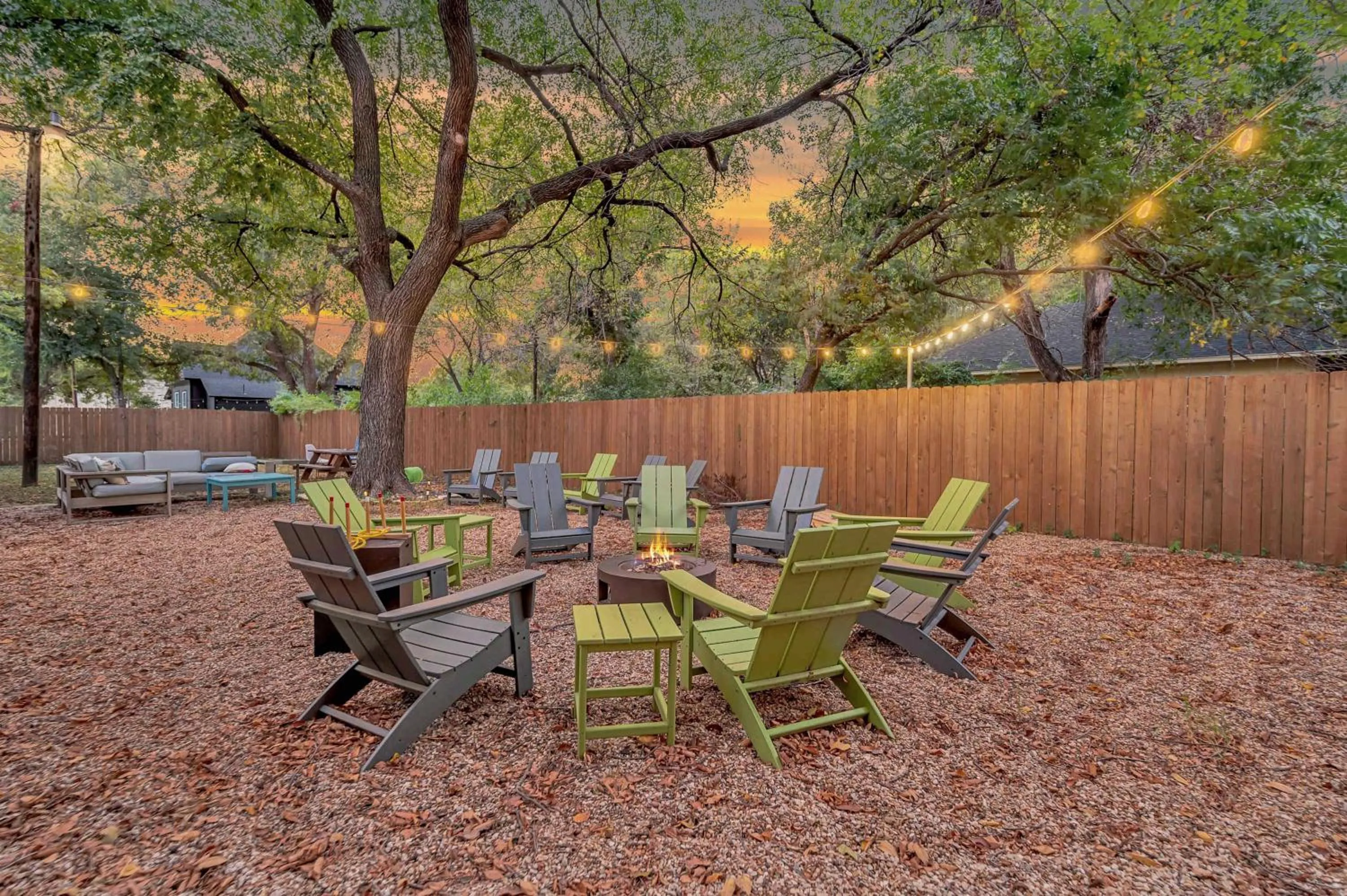 New-The Mod Poppy Large home 10 minutes from it all