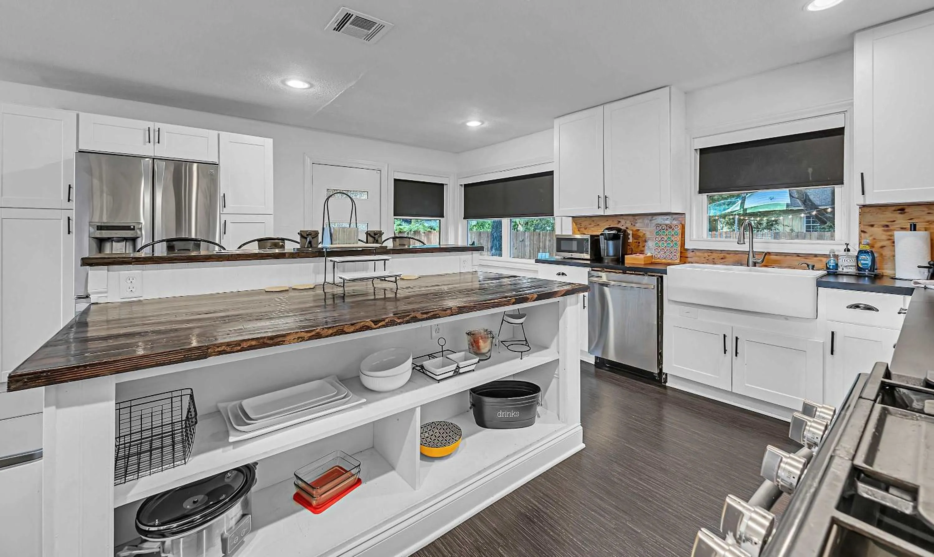 New-The Mod Poppy Large home 10 minutes from it all