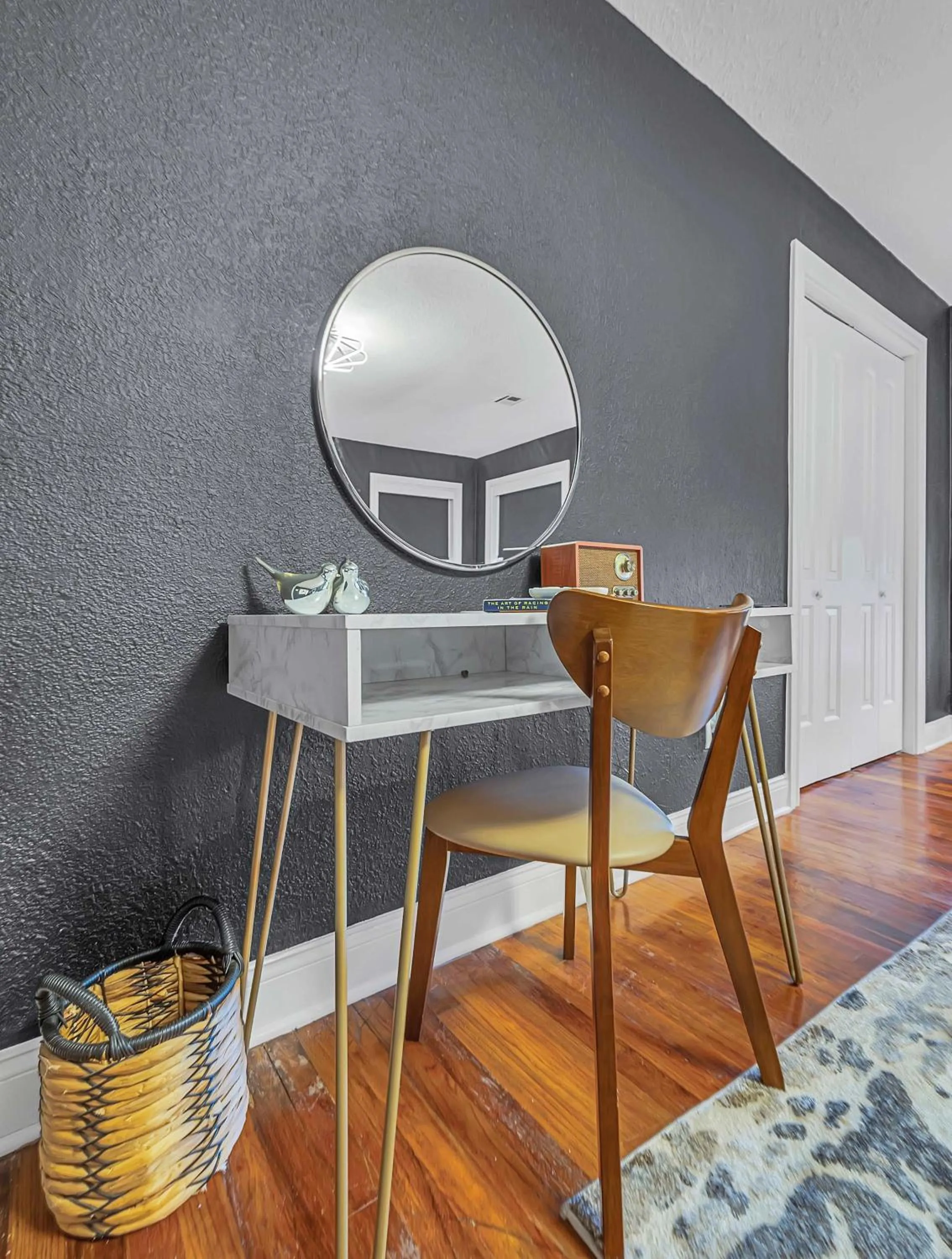 New-The Mod Poppy Large home 10 minutes from it all