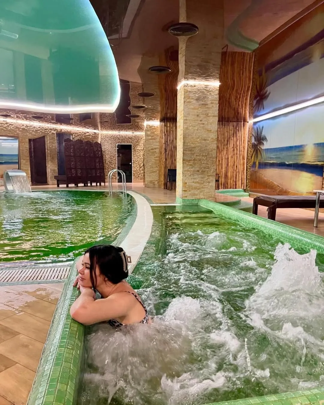 Hot Tub in Boutique Spa Casino Hotel Lybid Plaza