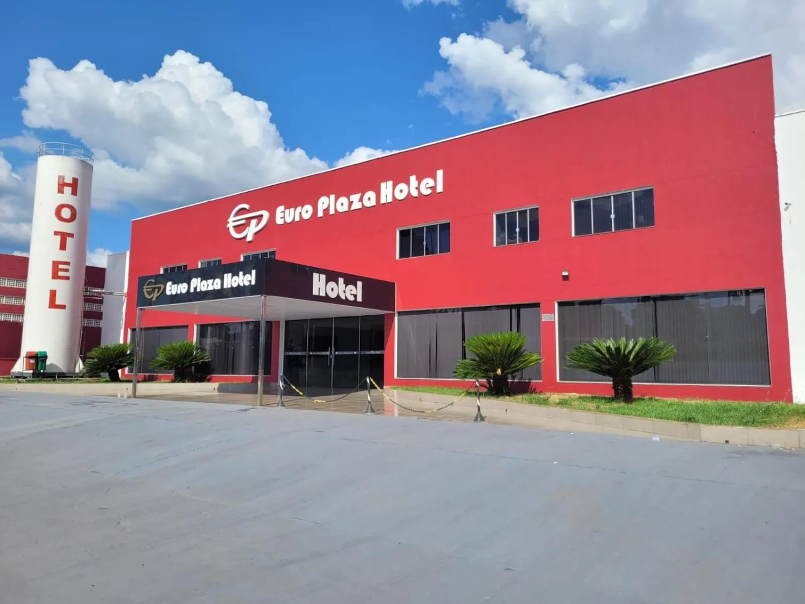 Property building in Euro Plaza Hotel - Próximo ao Aeroporto de Goiânia, Santa Genoveva