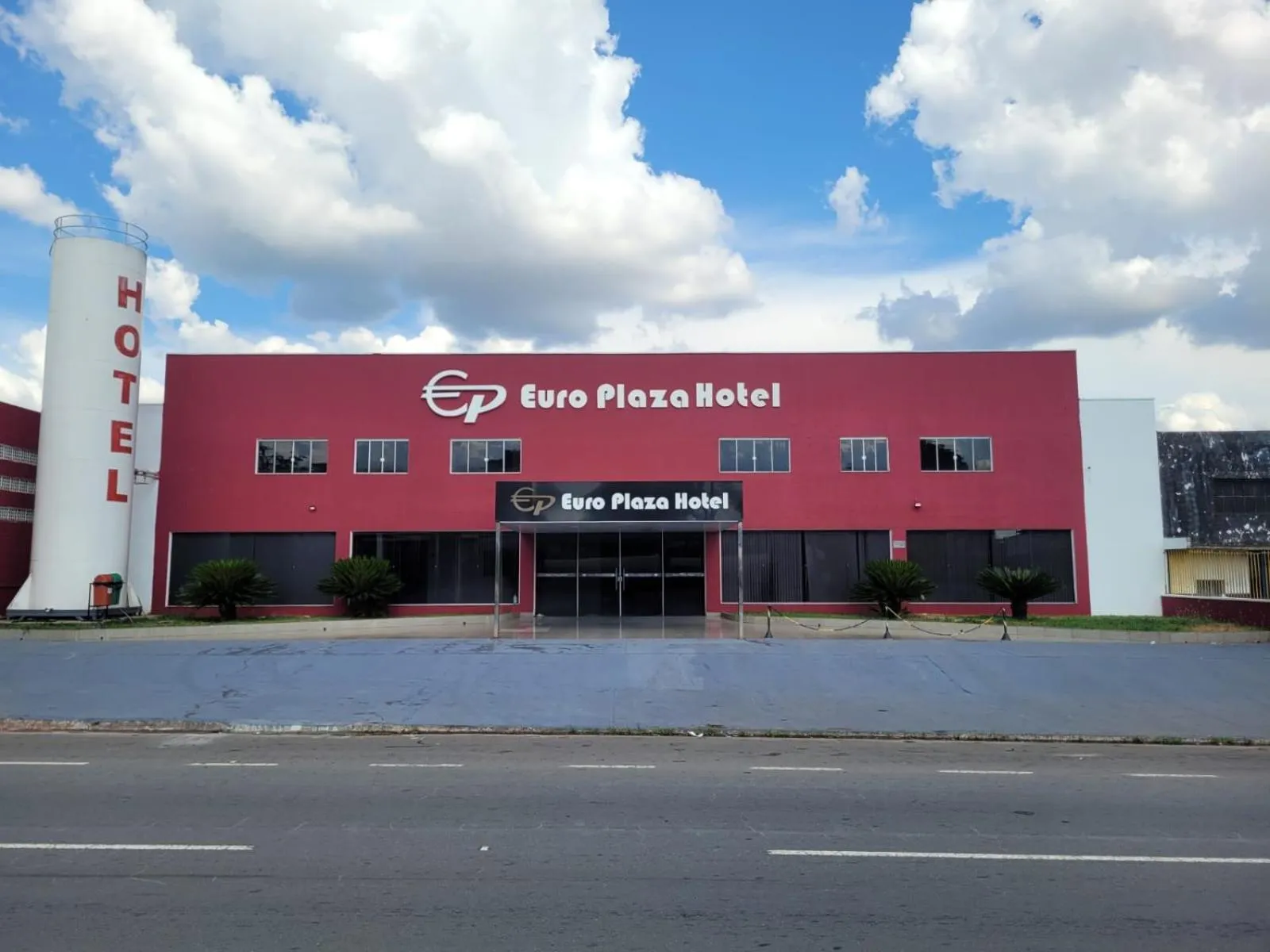Property building in Euro Plaza Hotel - Próximo ao Aeroporto de Goiânia, Santa Genoveva