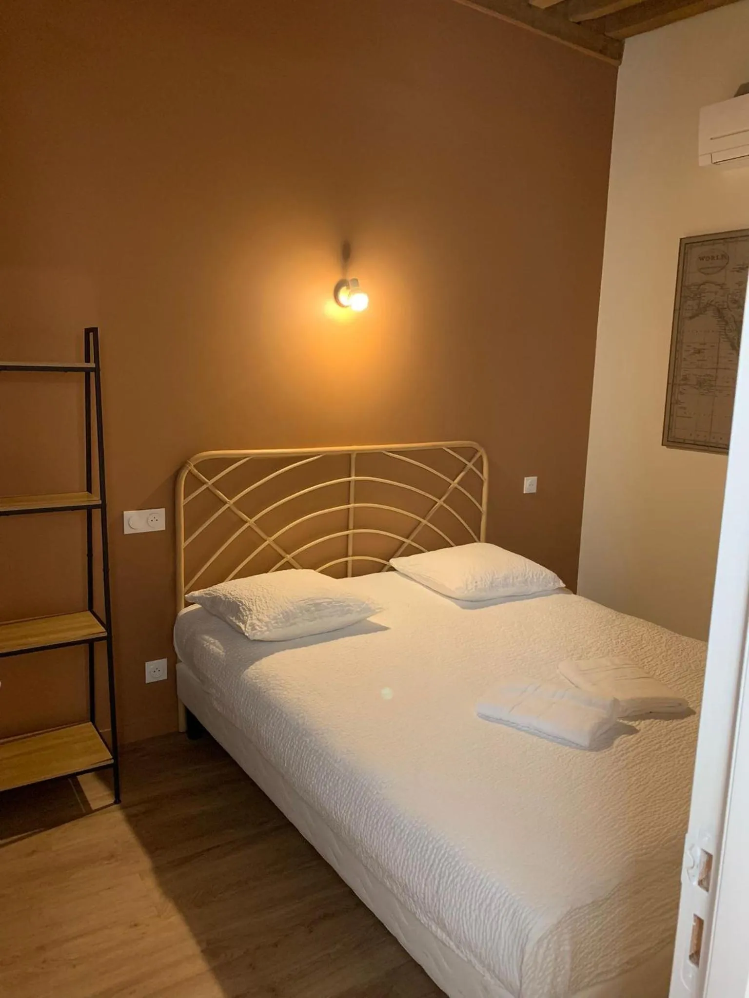 Bedroom, Bed in Hôtel Des Docks