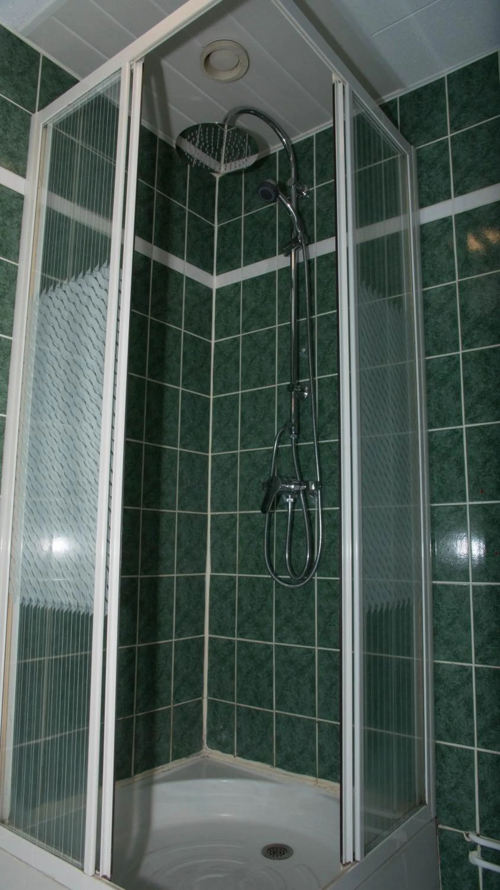 Bathroom in Hôtel Des Docks