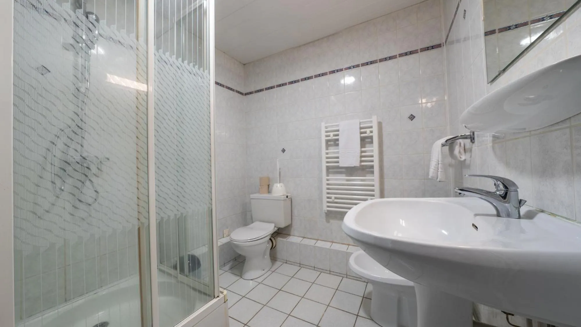 Bathroom in Hôtel Des Docks