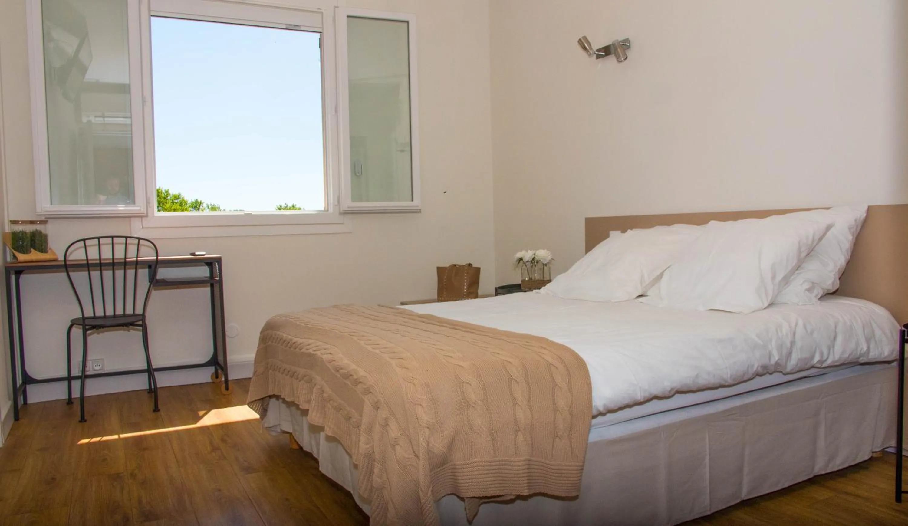 Bedroom, Bed in Hôtel Des Docks