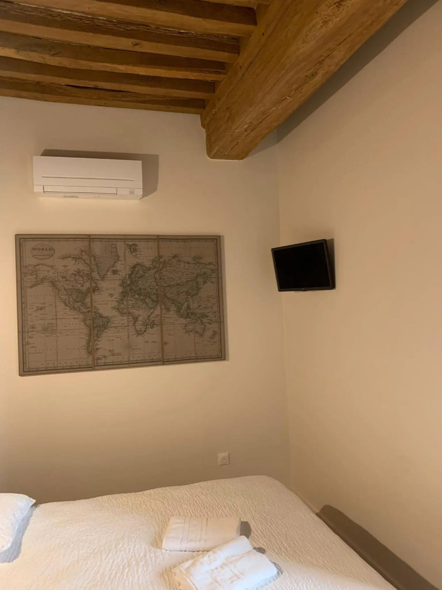 Bed in Hôtel Des Docks