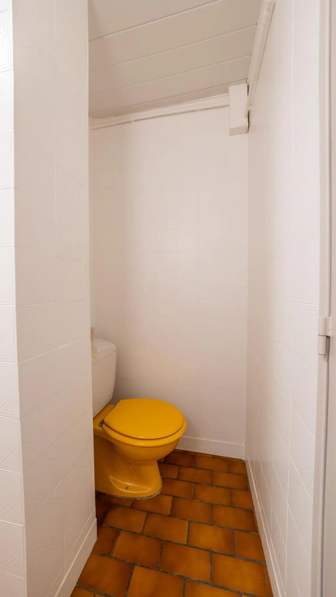 Toilet in Hôtel Des Docks