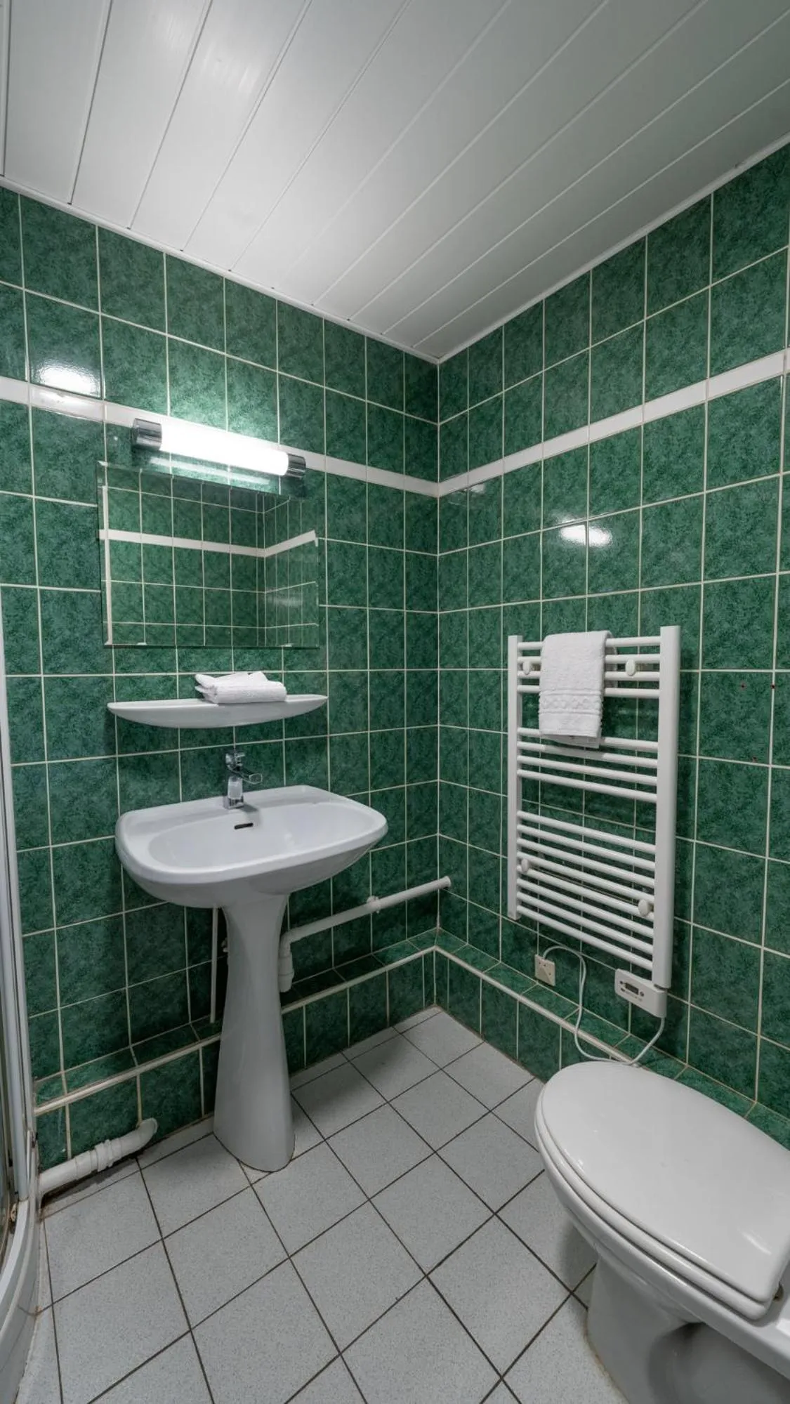 Bathroom in Hôtel Des Docks