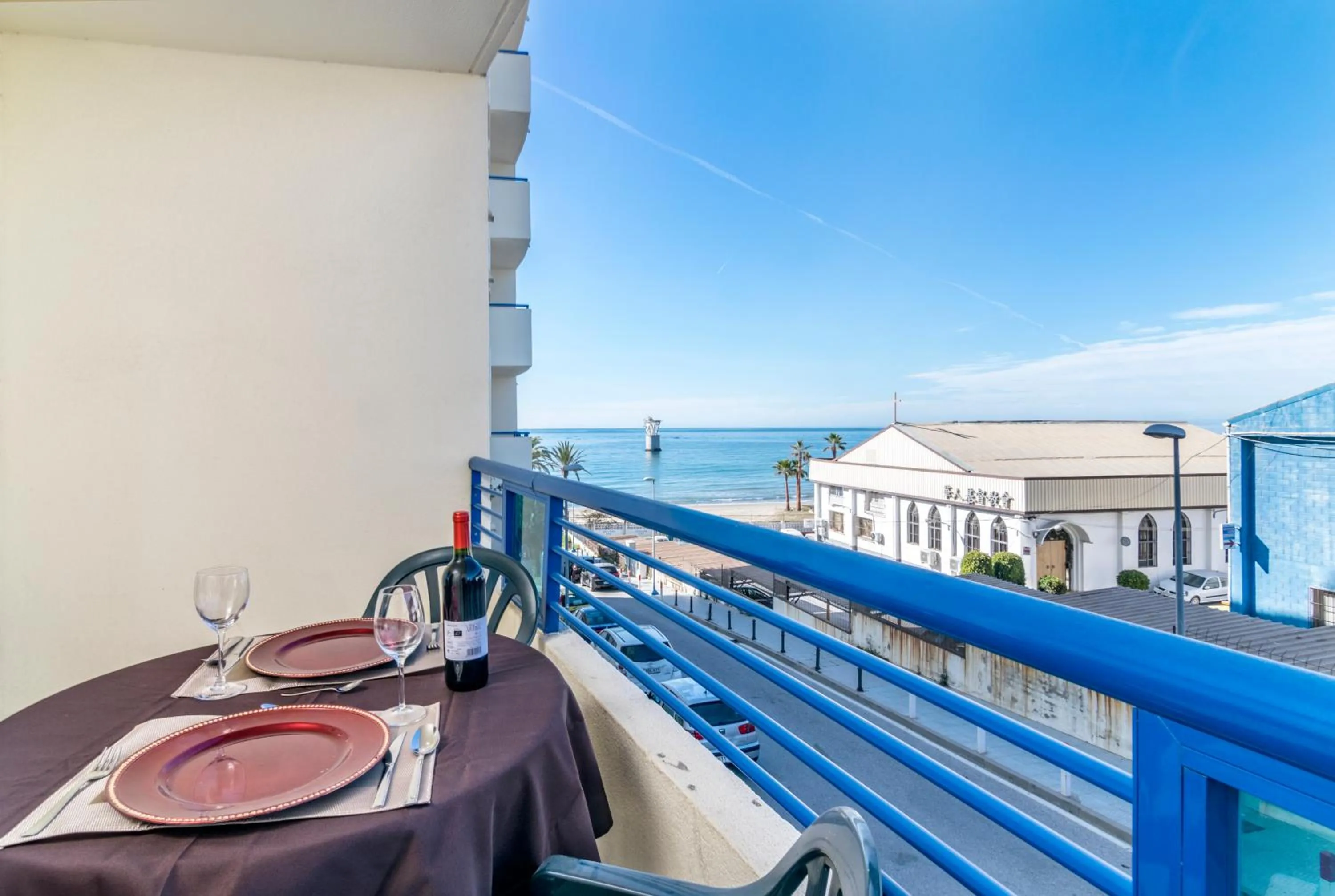 Three-Bedroom Apartment with Lateral Sea Views in Banana Beach