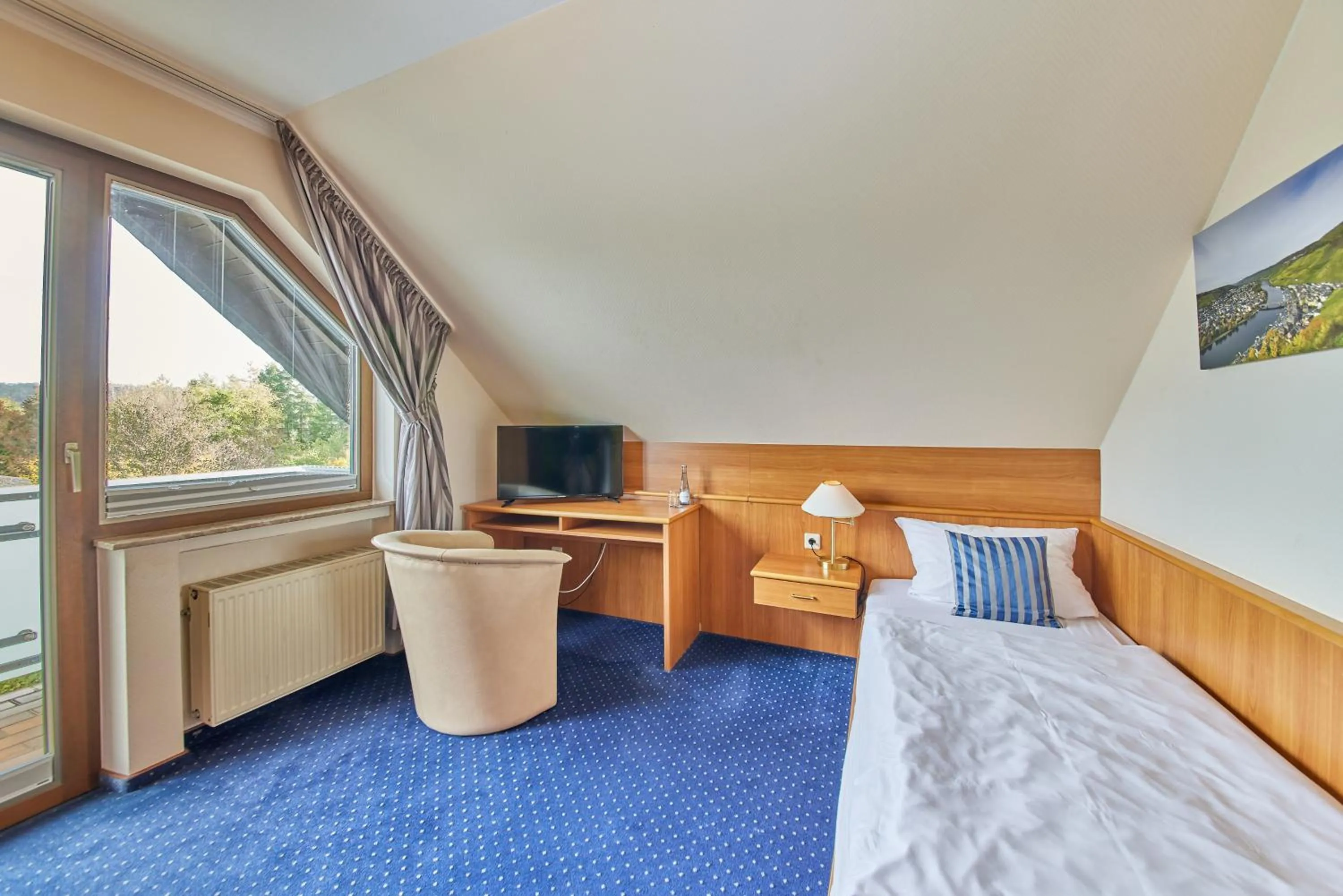 Photo of the whole room in Hotel Café Ernst