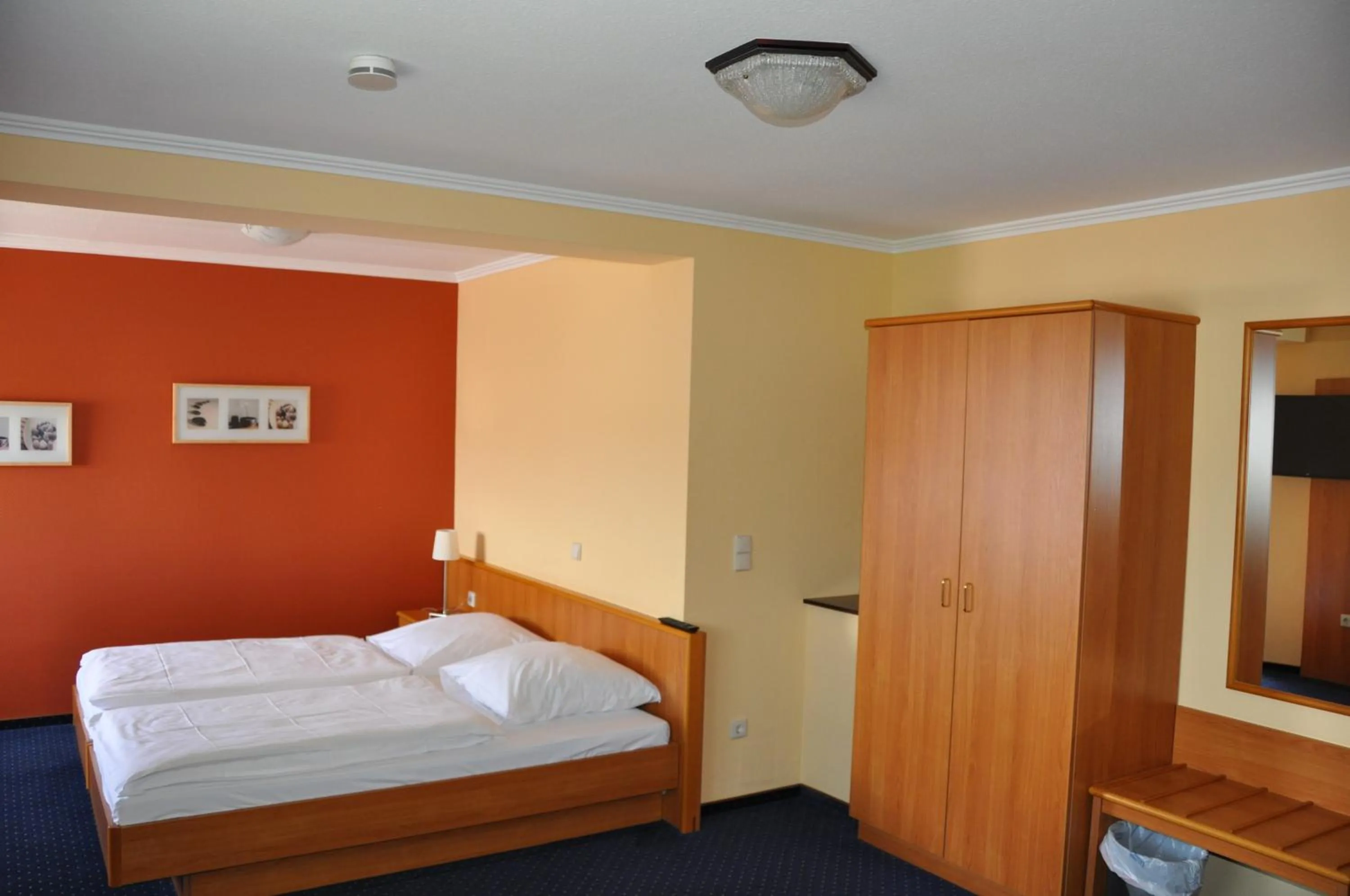 Bedroom in Hotel Café Ernst