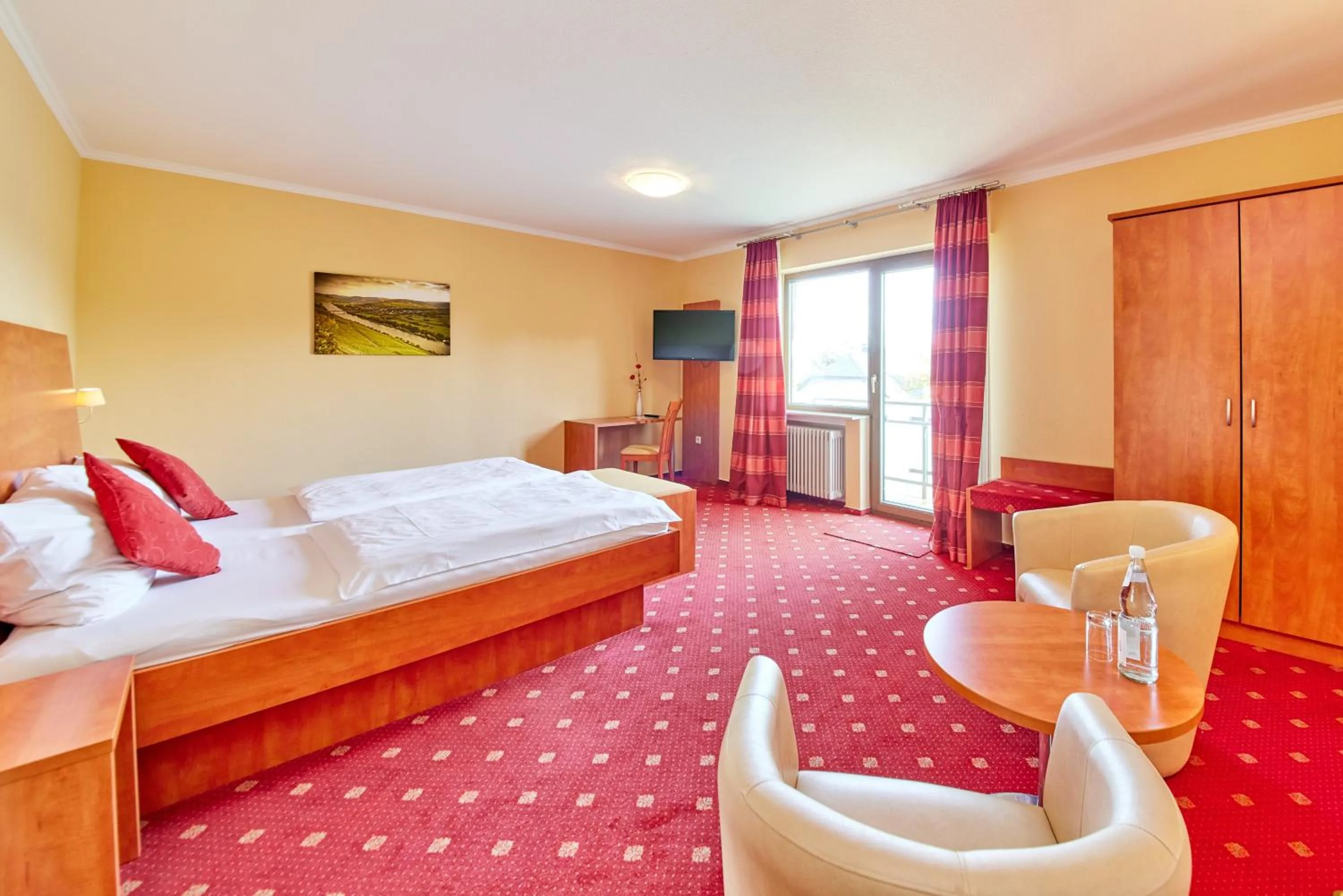 Photo of the whole room in Hotel Café Ernst