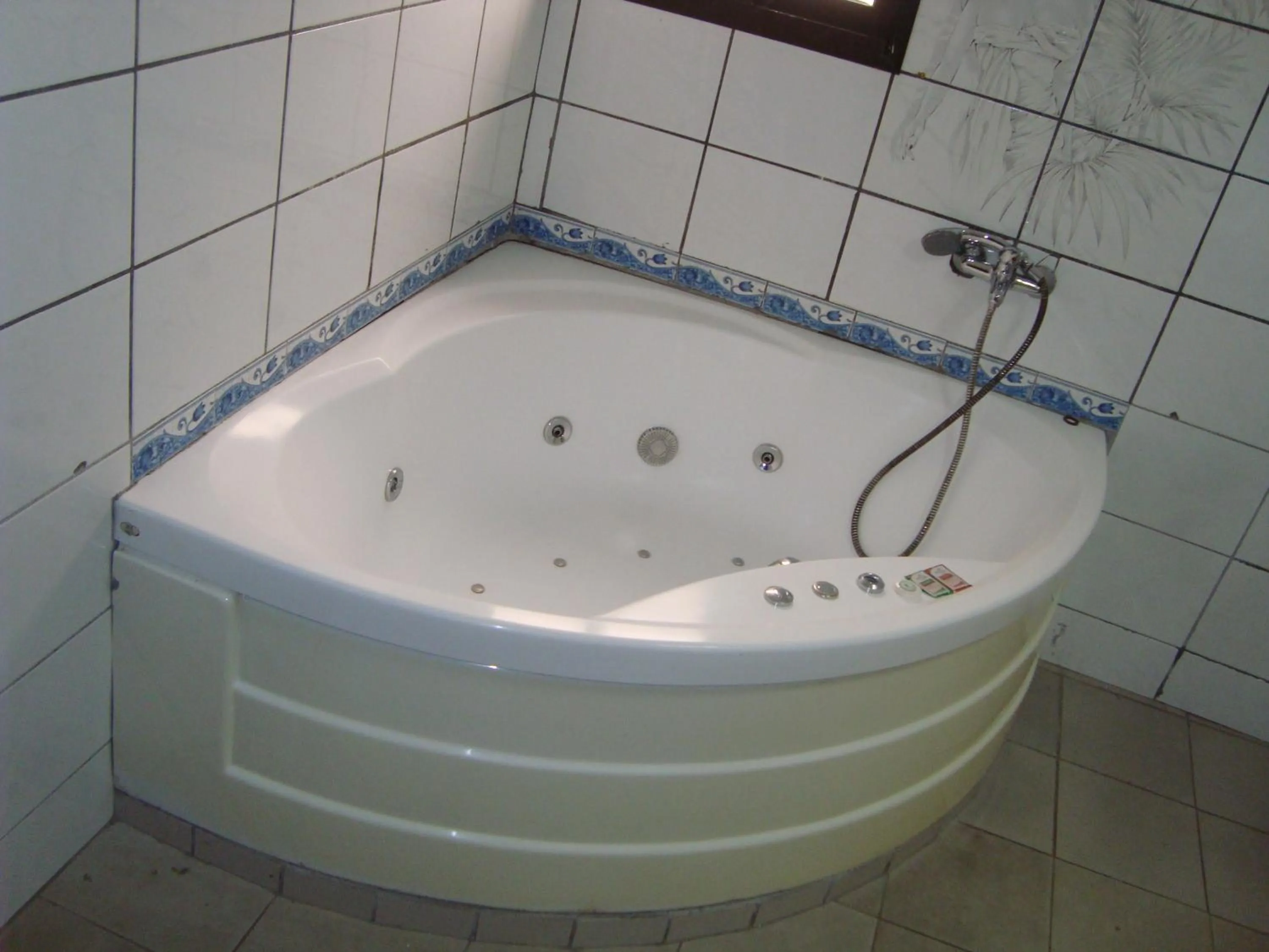 Bath in Hotel Vallée Des Princes