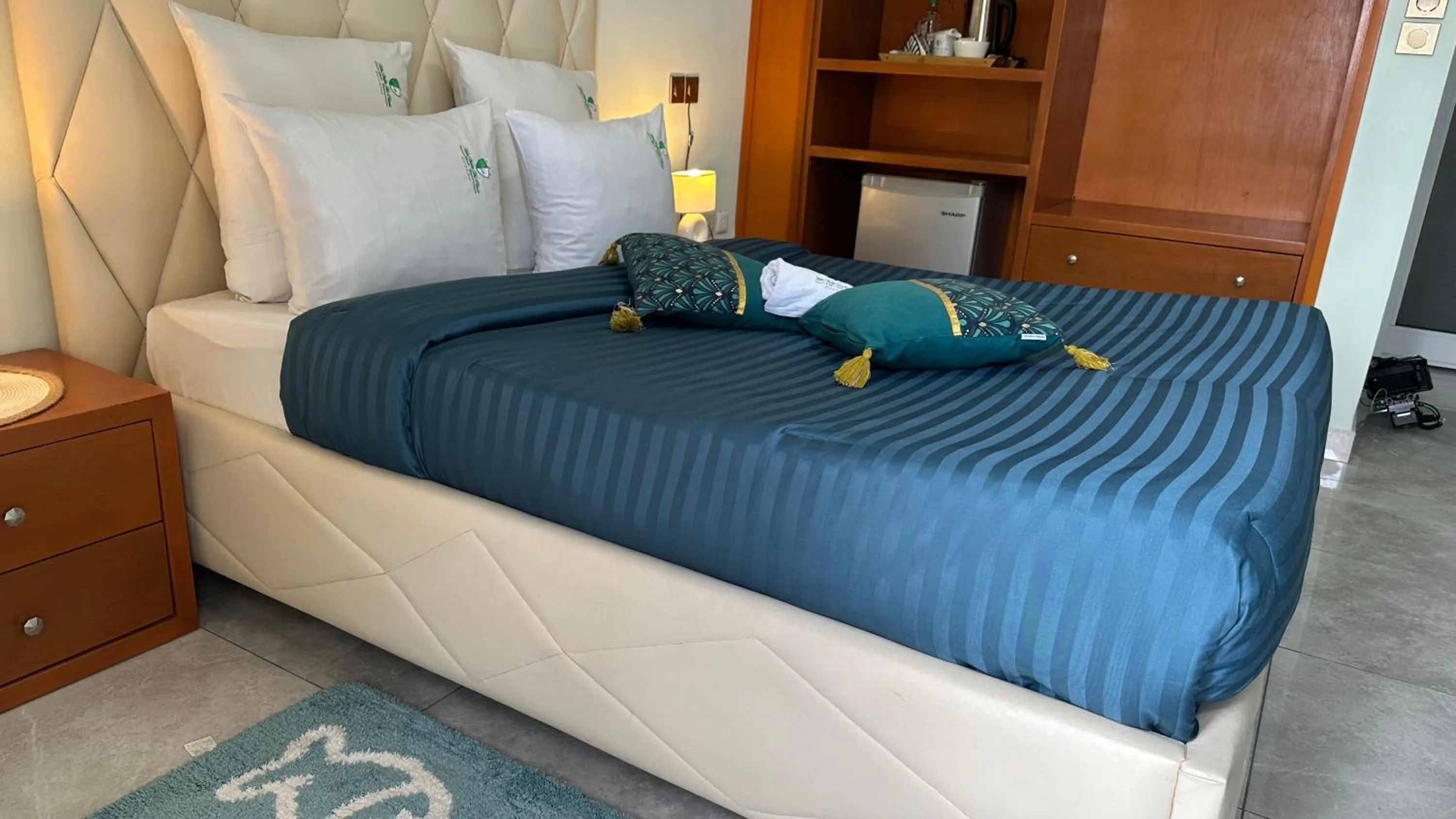 Photo of the whole room, Bed in Hotel Vallée Des Princes