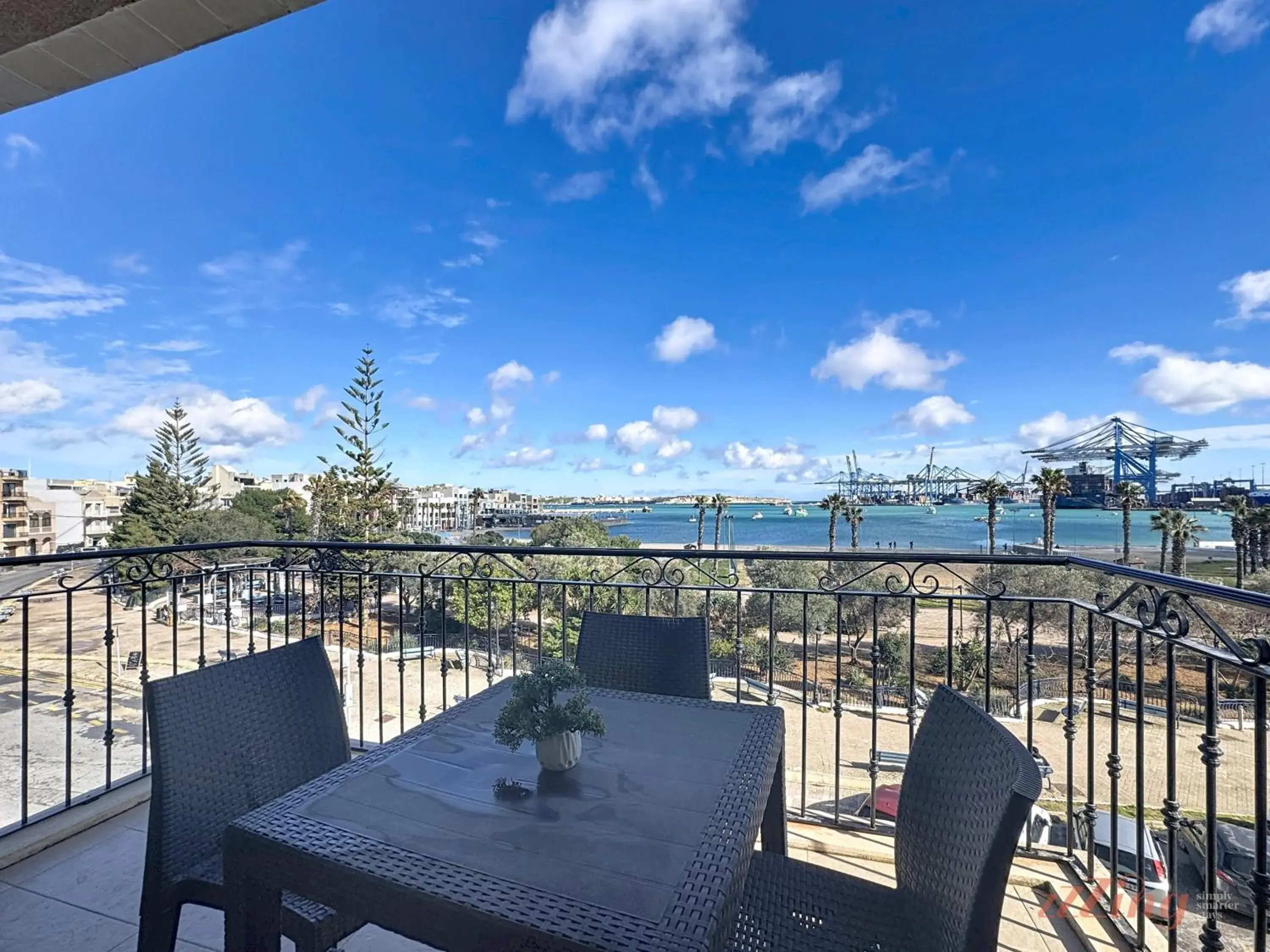 Elegant Seafront Duplex with Stunning Panoramic Views Elegant Seafront Duplex with Stunning Panoramic Views