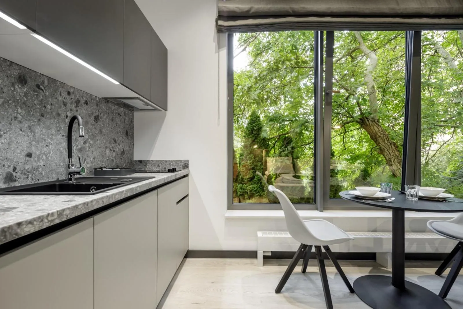 Kitchen or kitchenette in Apartamenty L11, Limanowskiego