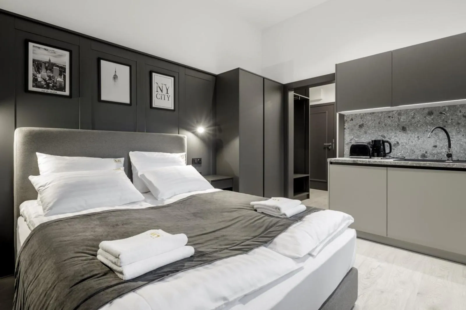 Photo of the whole room, Bed in Apartamenty L11, Limanowskiego