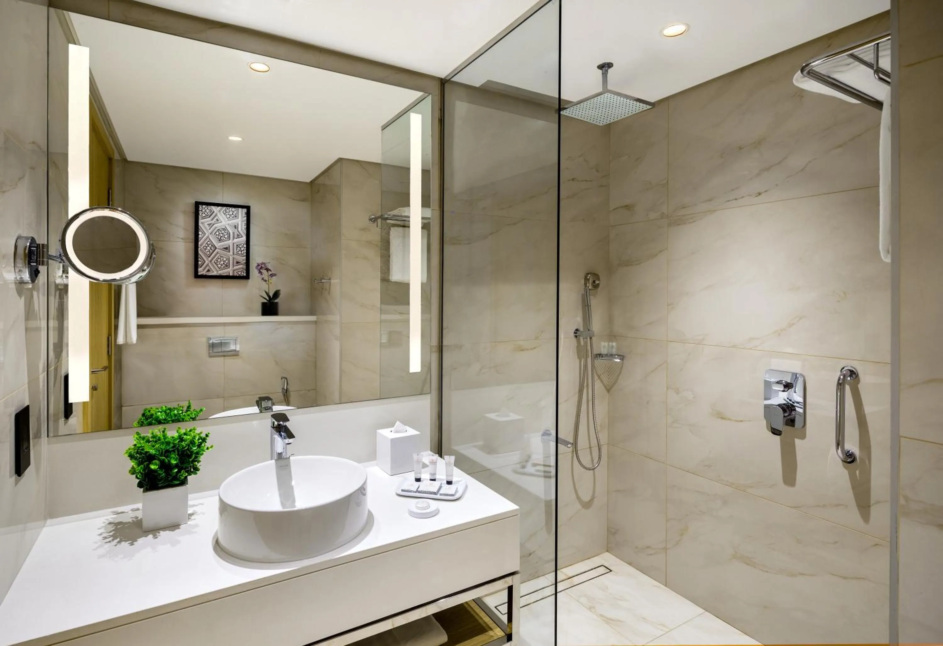 Shower in Millennium Place Mirdif