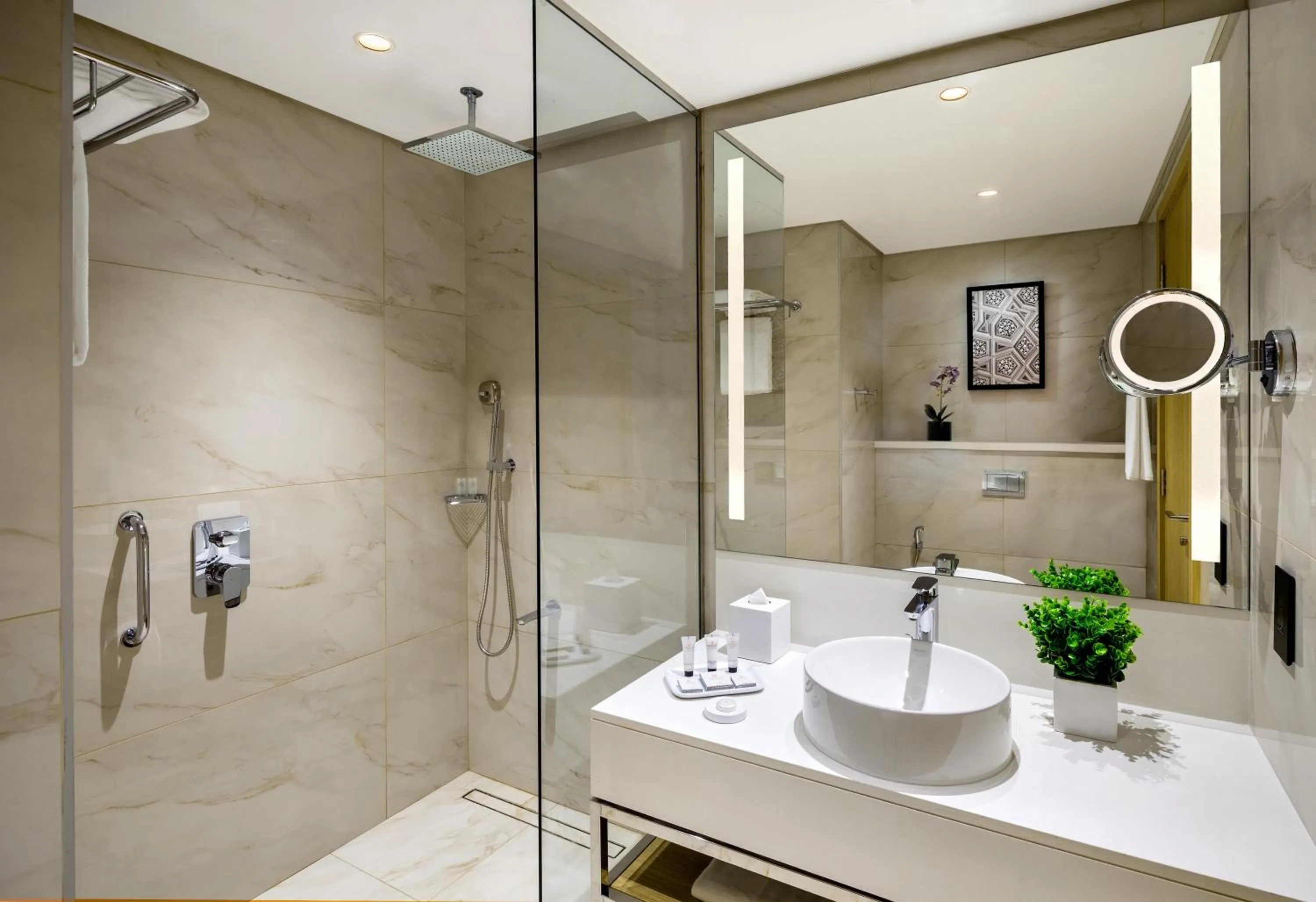 Shower in Millennium Place Mirdif