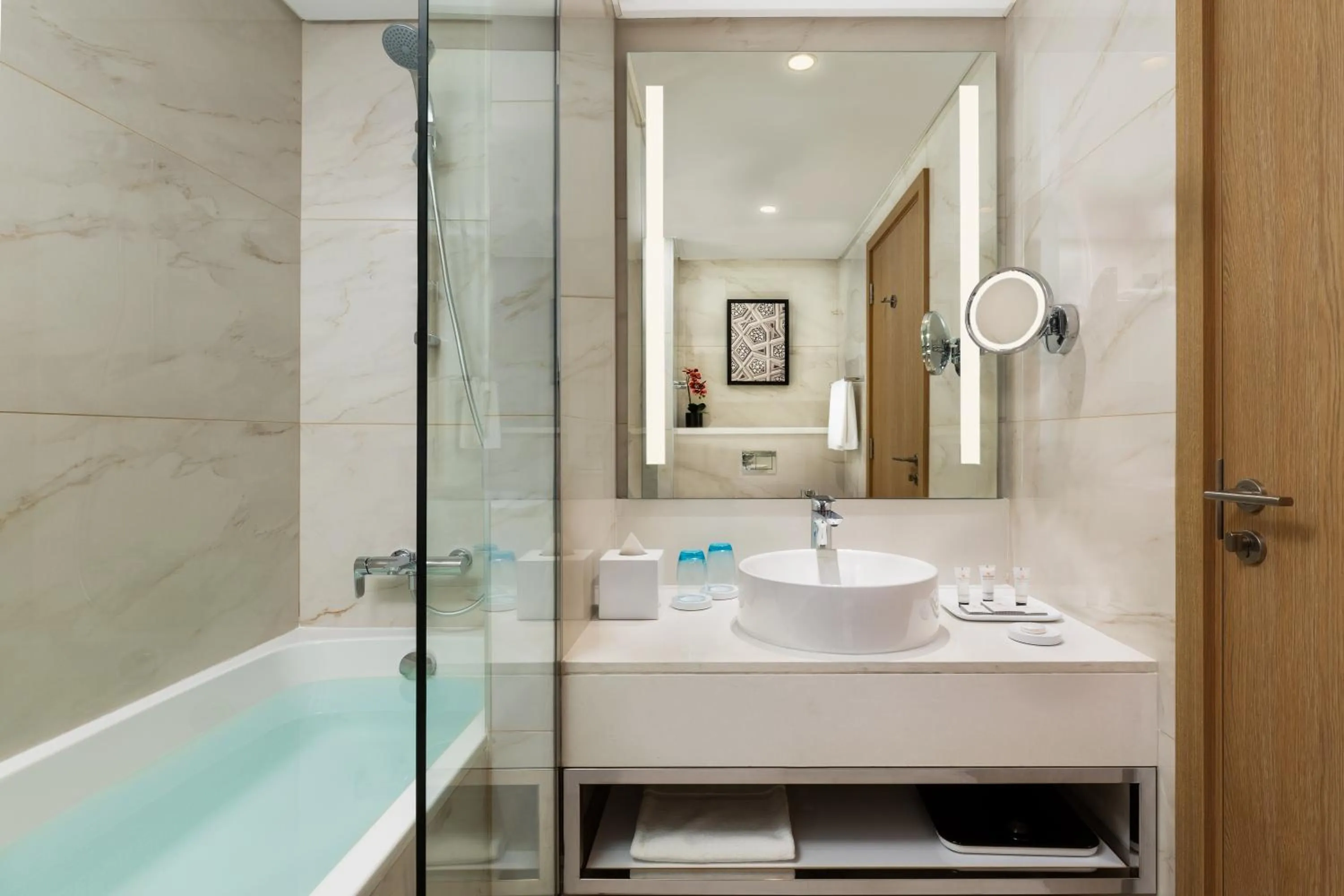 Shower in Millennium Place Mirdif