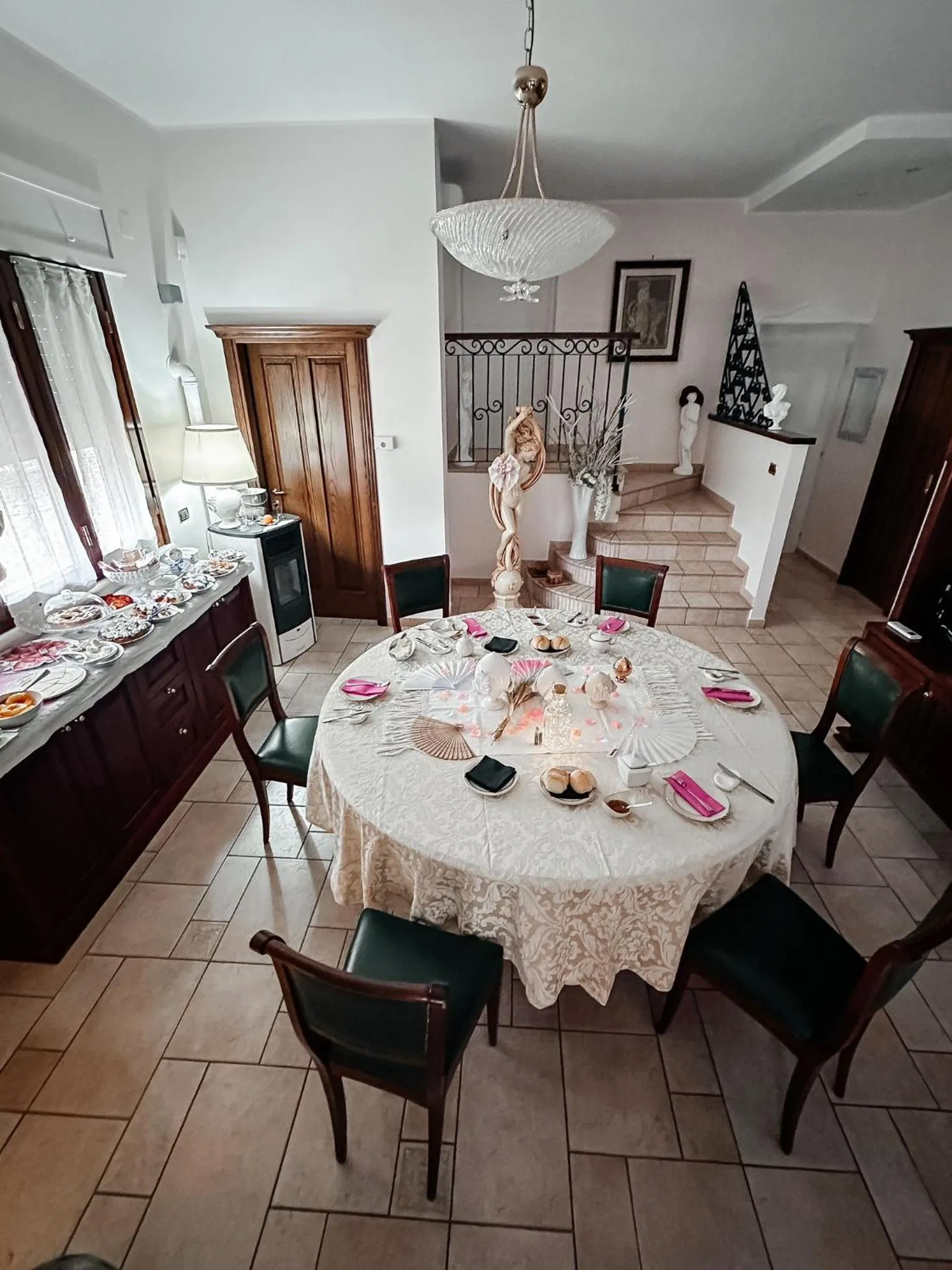 Communal lounge/ TV room in Villa Mariella