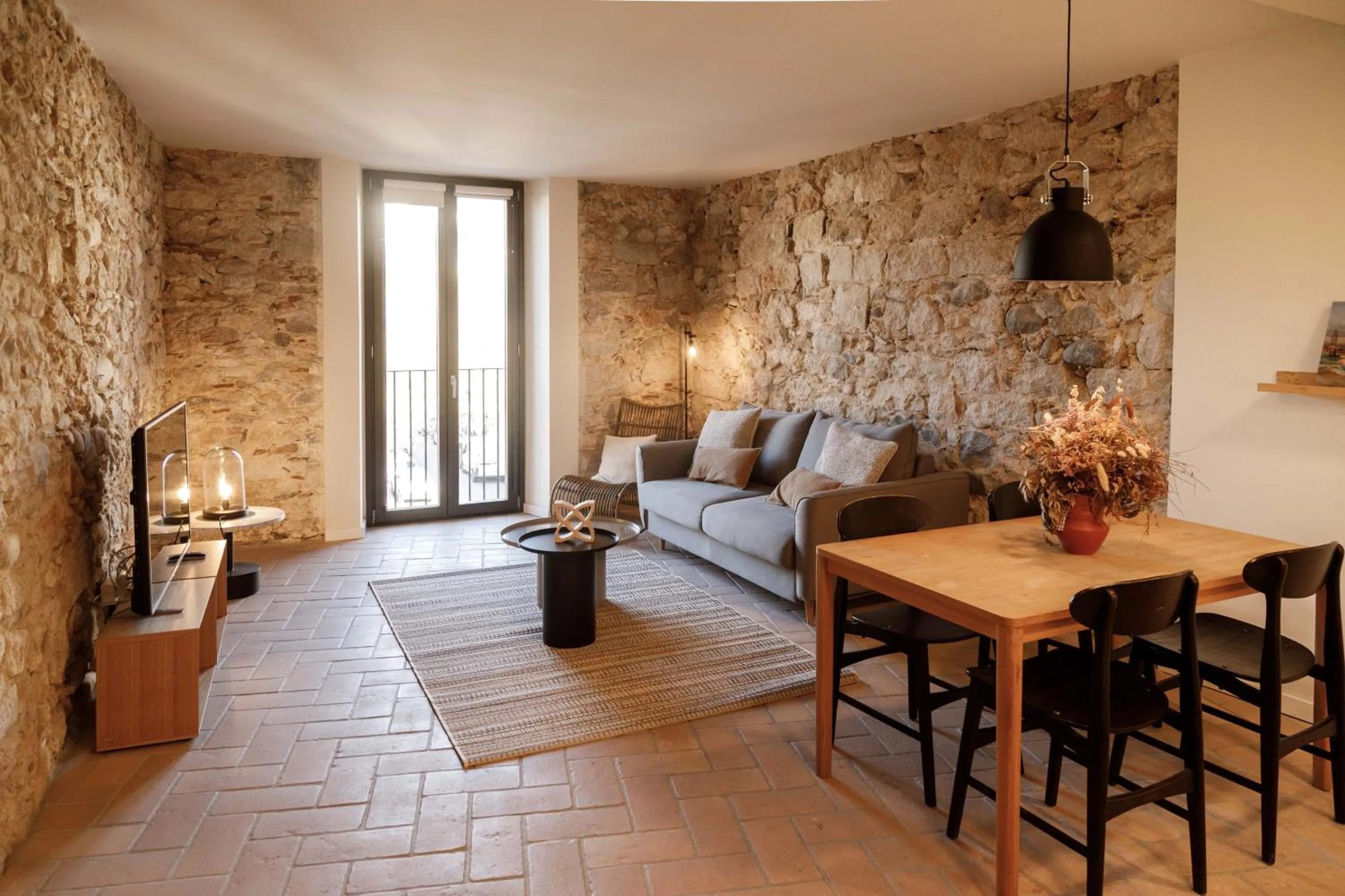 Living room in La Comuna by Bon Dia Residences