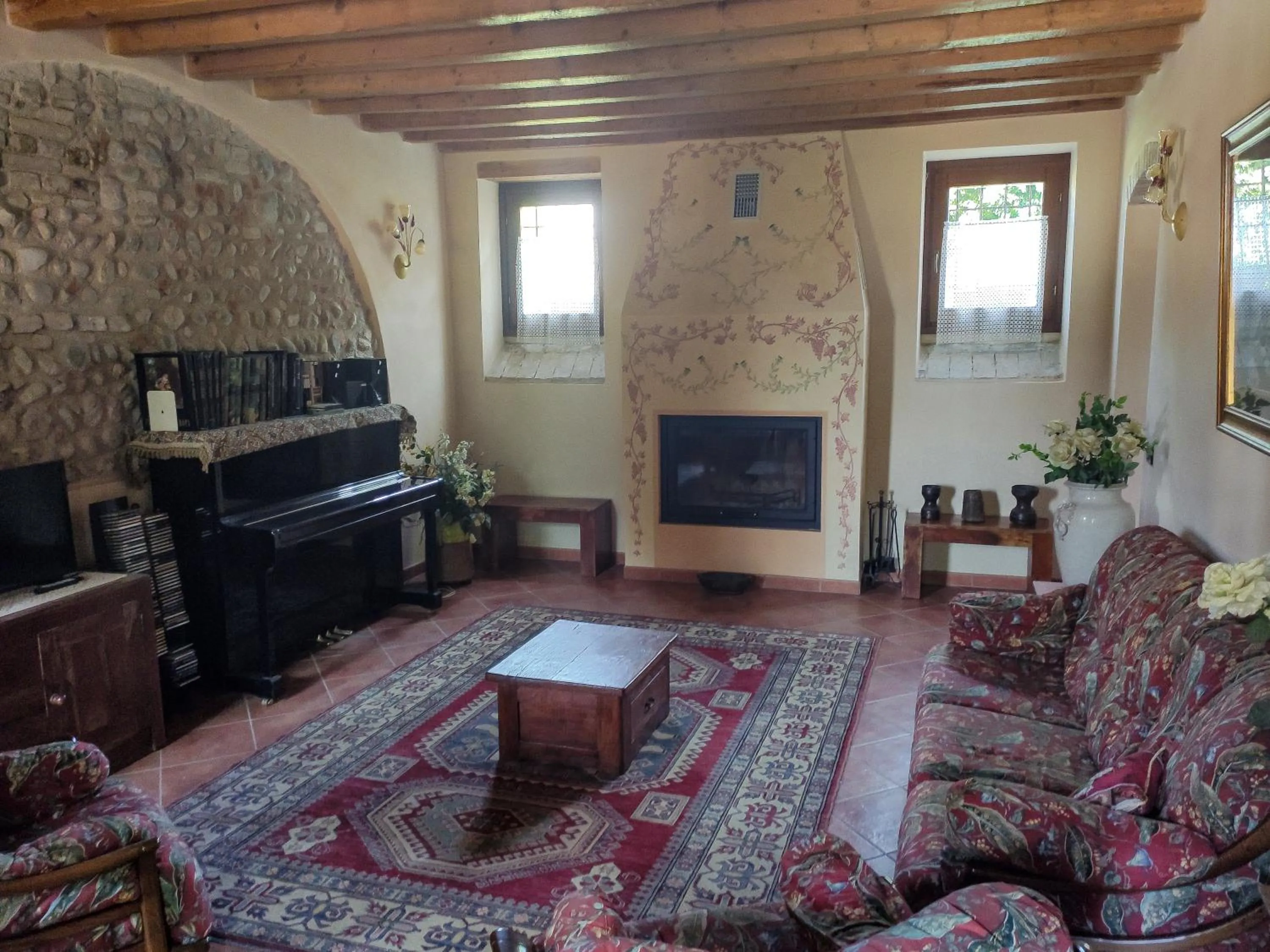Communal lounge/ TV room in B&B Santa Cristina