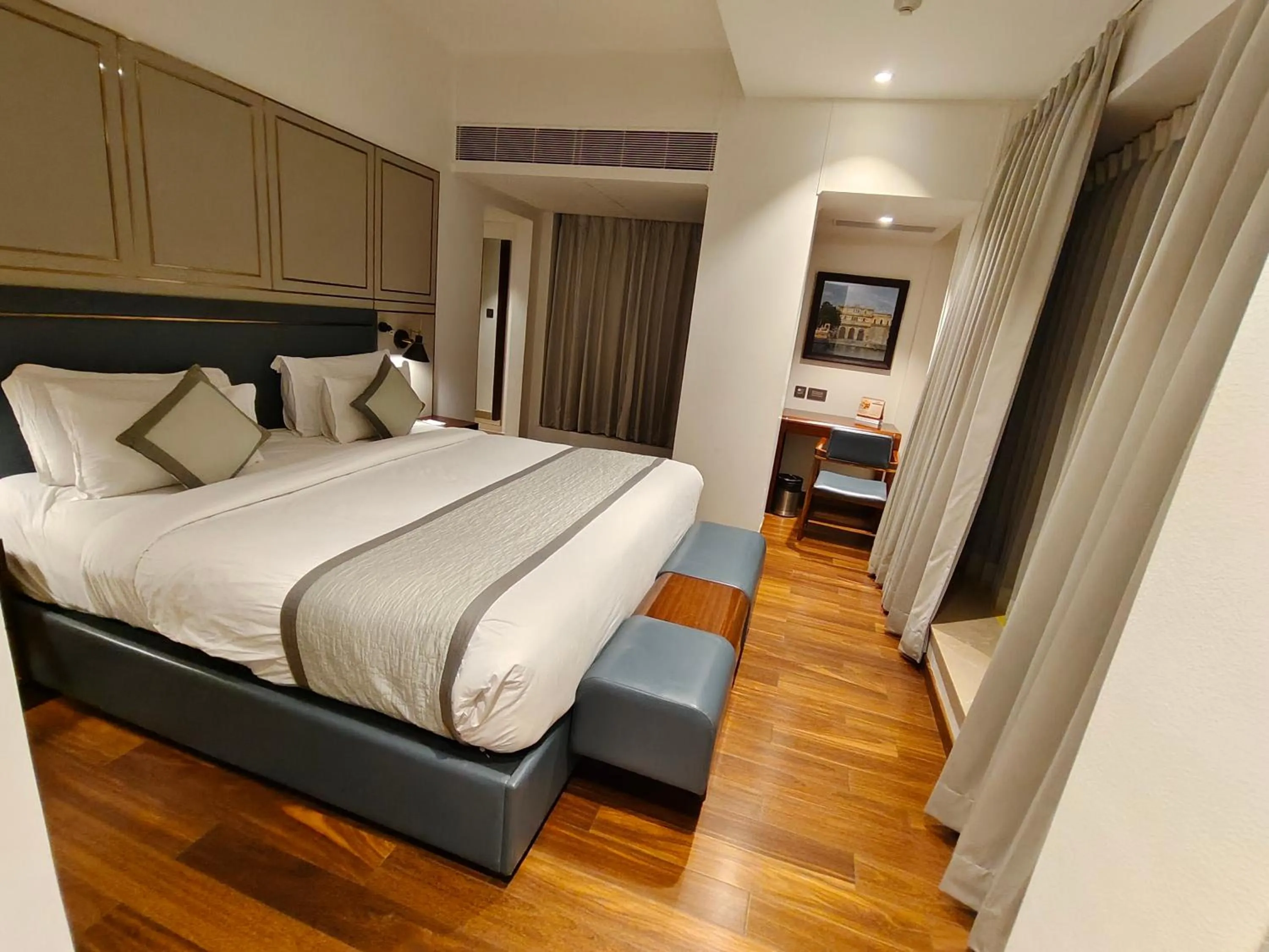 Bedroom, Bed in Pride Hotel Udaipur