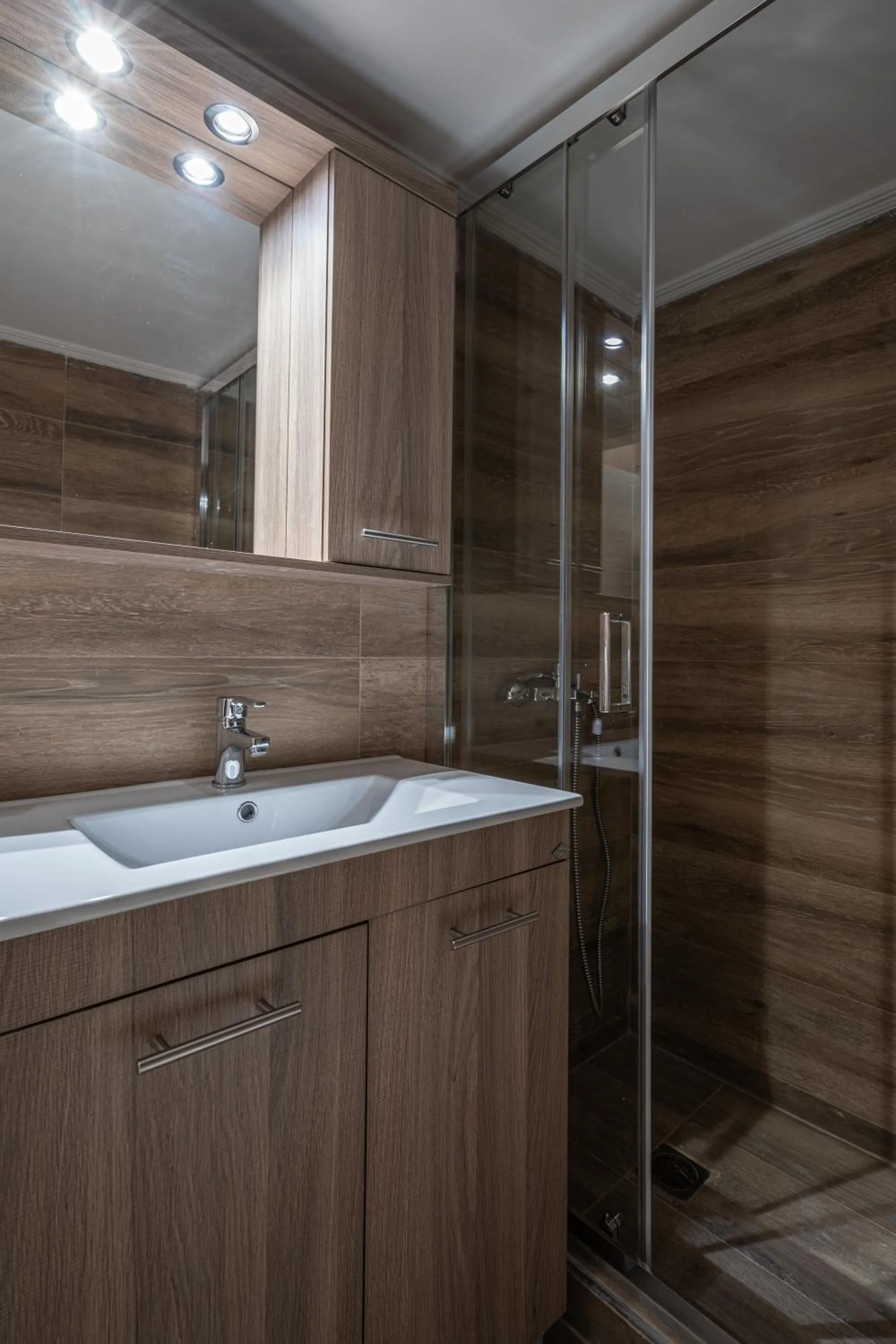 Bathroom in Athens Gift, only 300m from Acropolis Museum