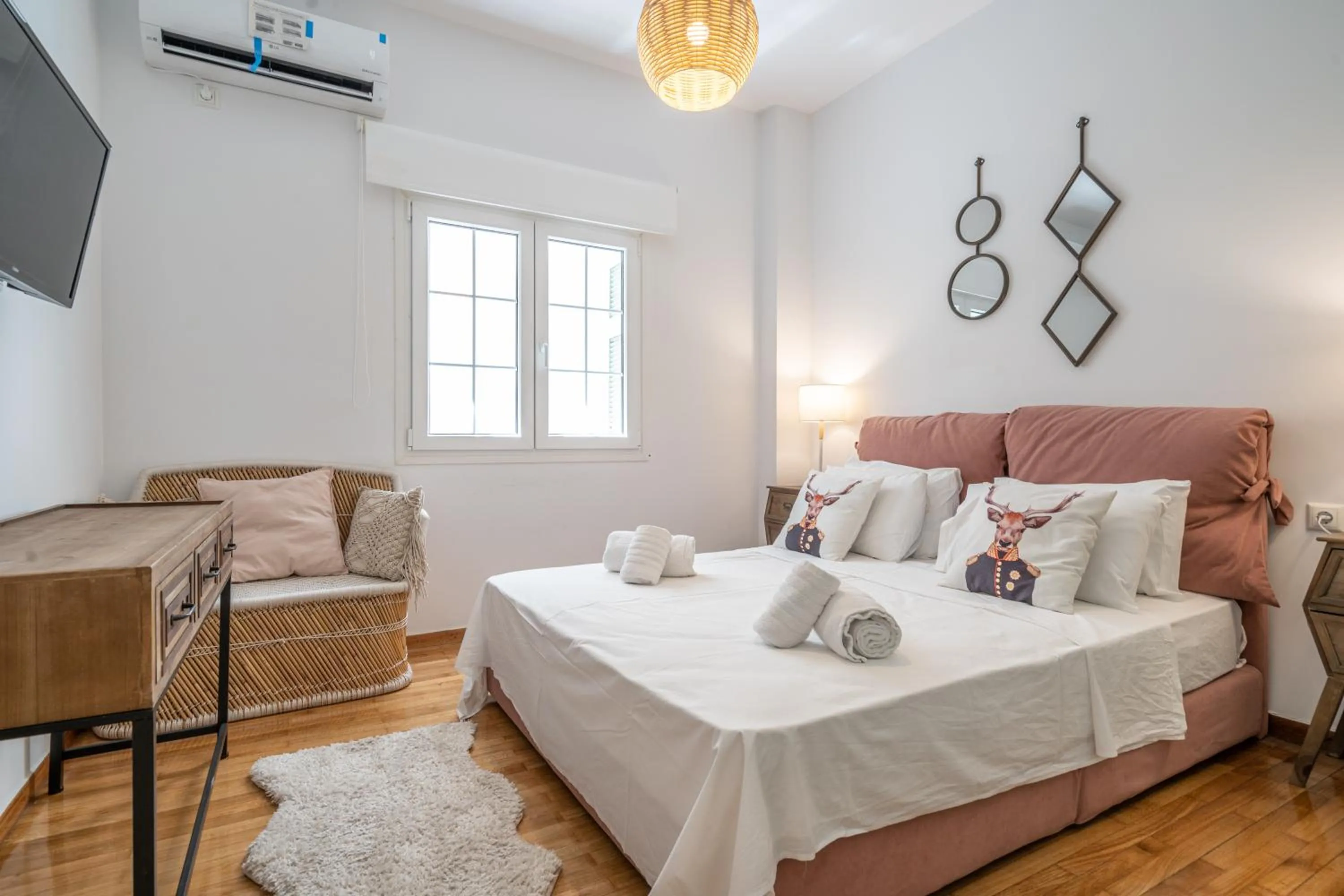 Bed in Athens Gift, only 300m from Acropolis Museum