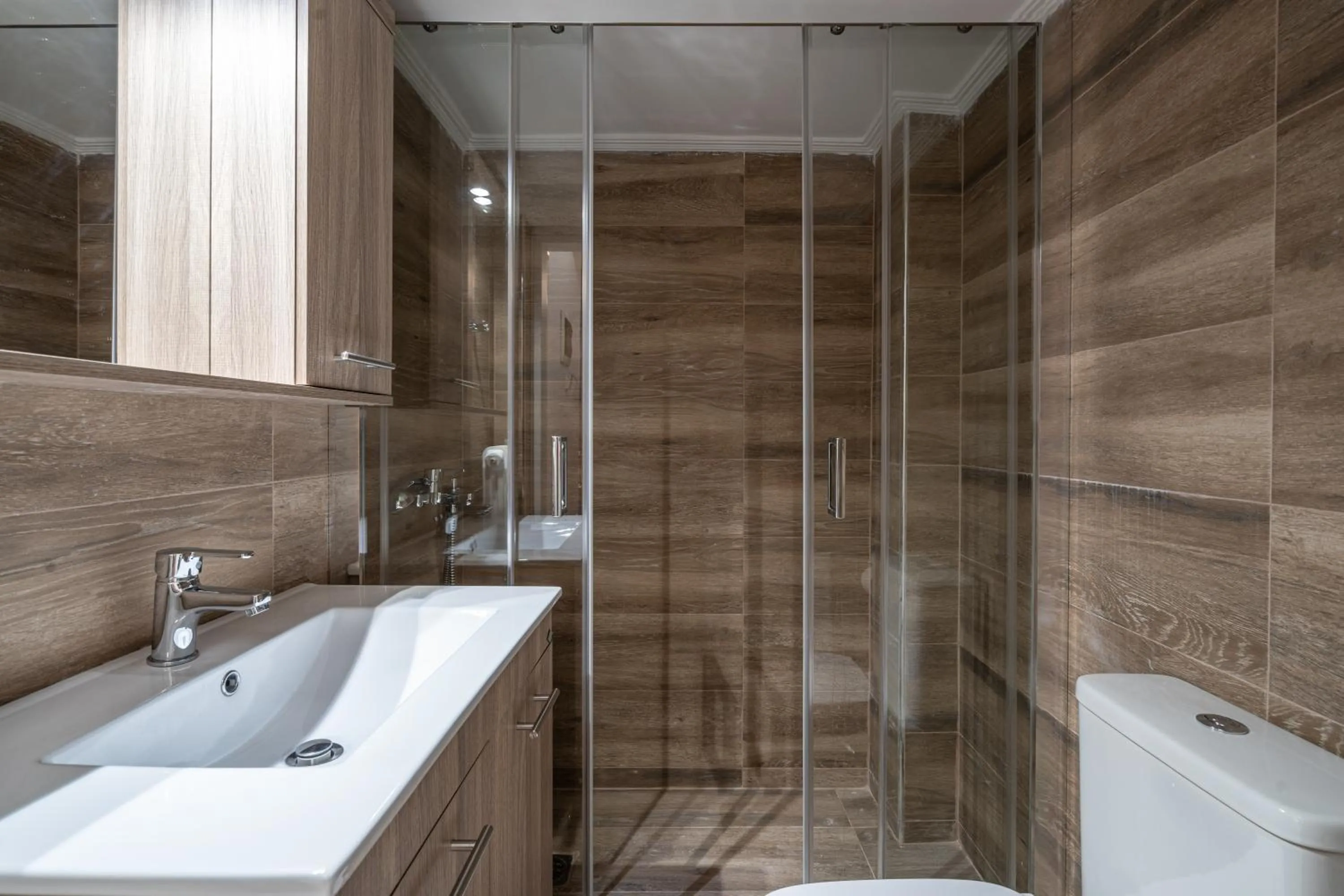 Bathroom in Athens Gift, only 300m from Acropolis Museum