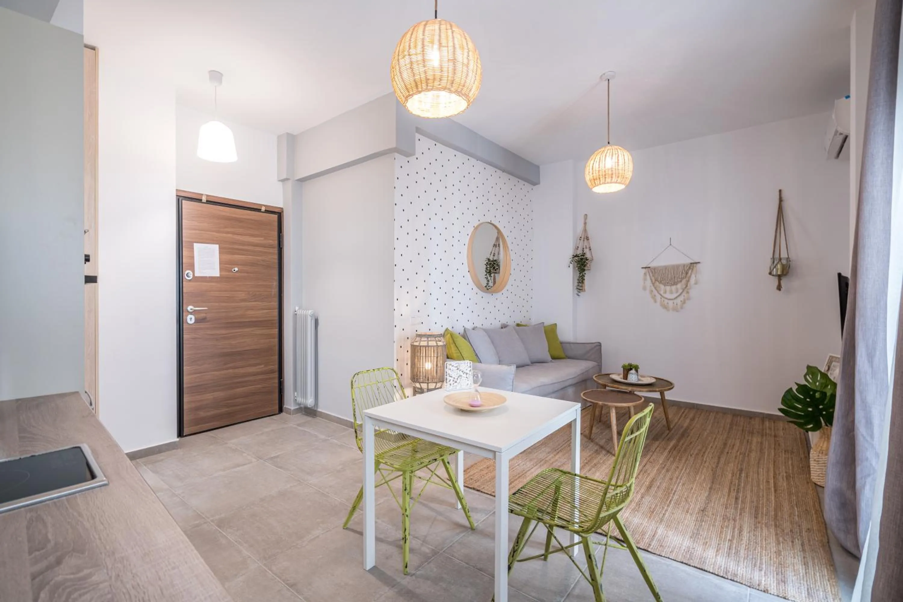 Living room in Athens Gift, only 300m from Acropolis Museum