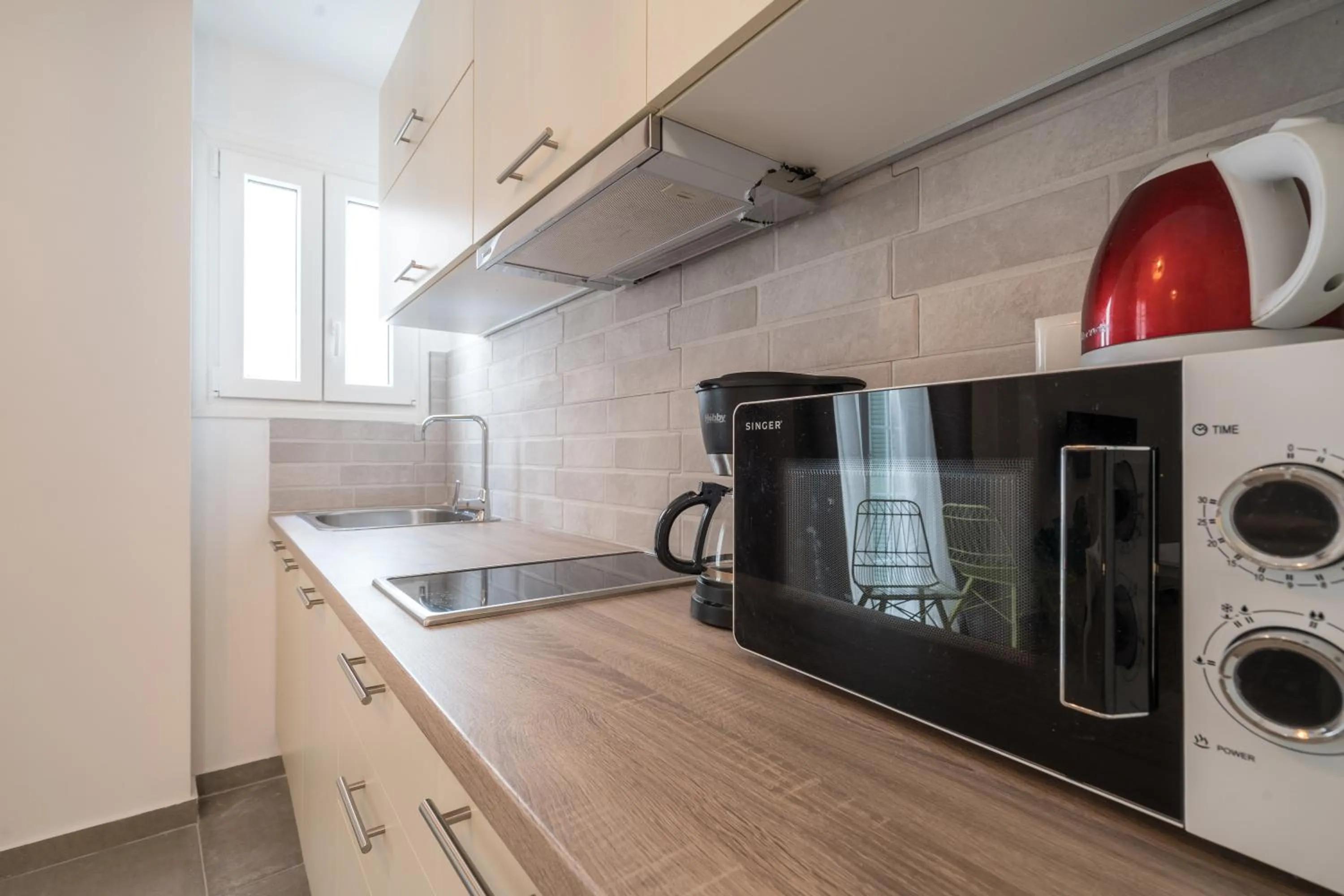Coffee/tea facilities in Athens Gift, only 300m from Acropolis Museum