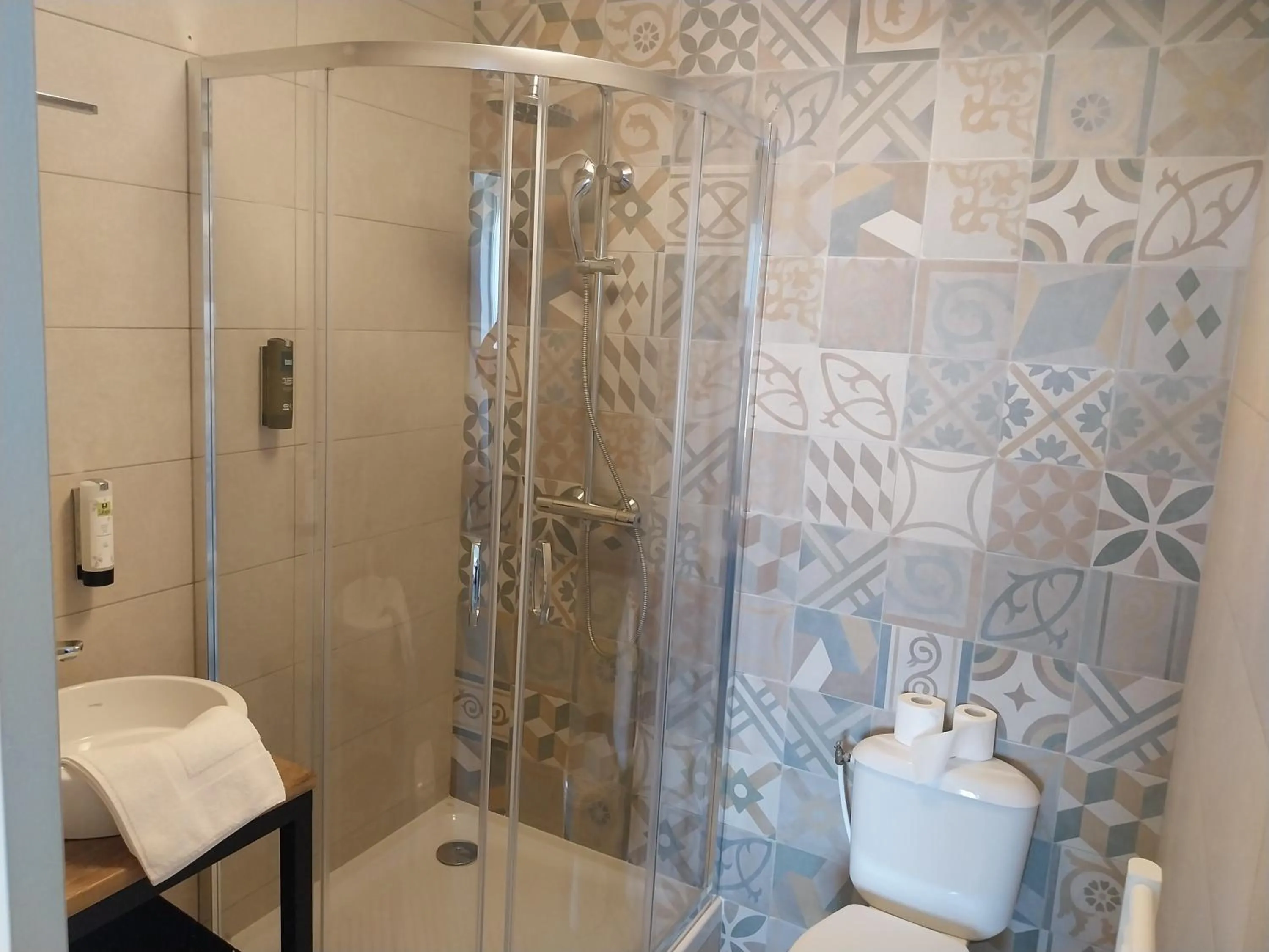 Logis Hôtel Restaurant Cruzel