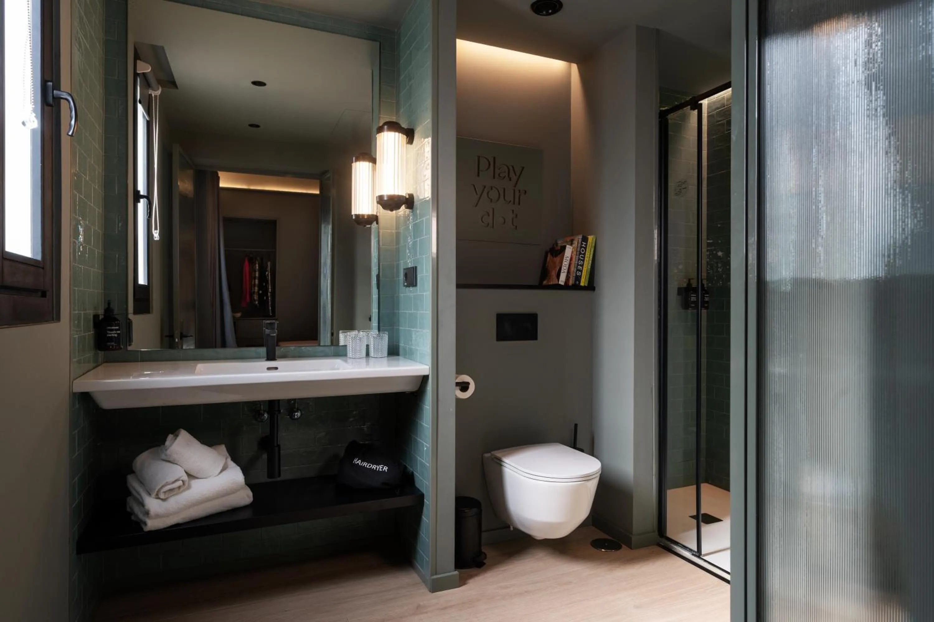 Bathroom in Chic & Basic dot