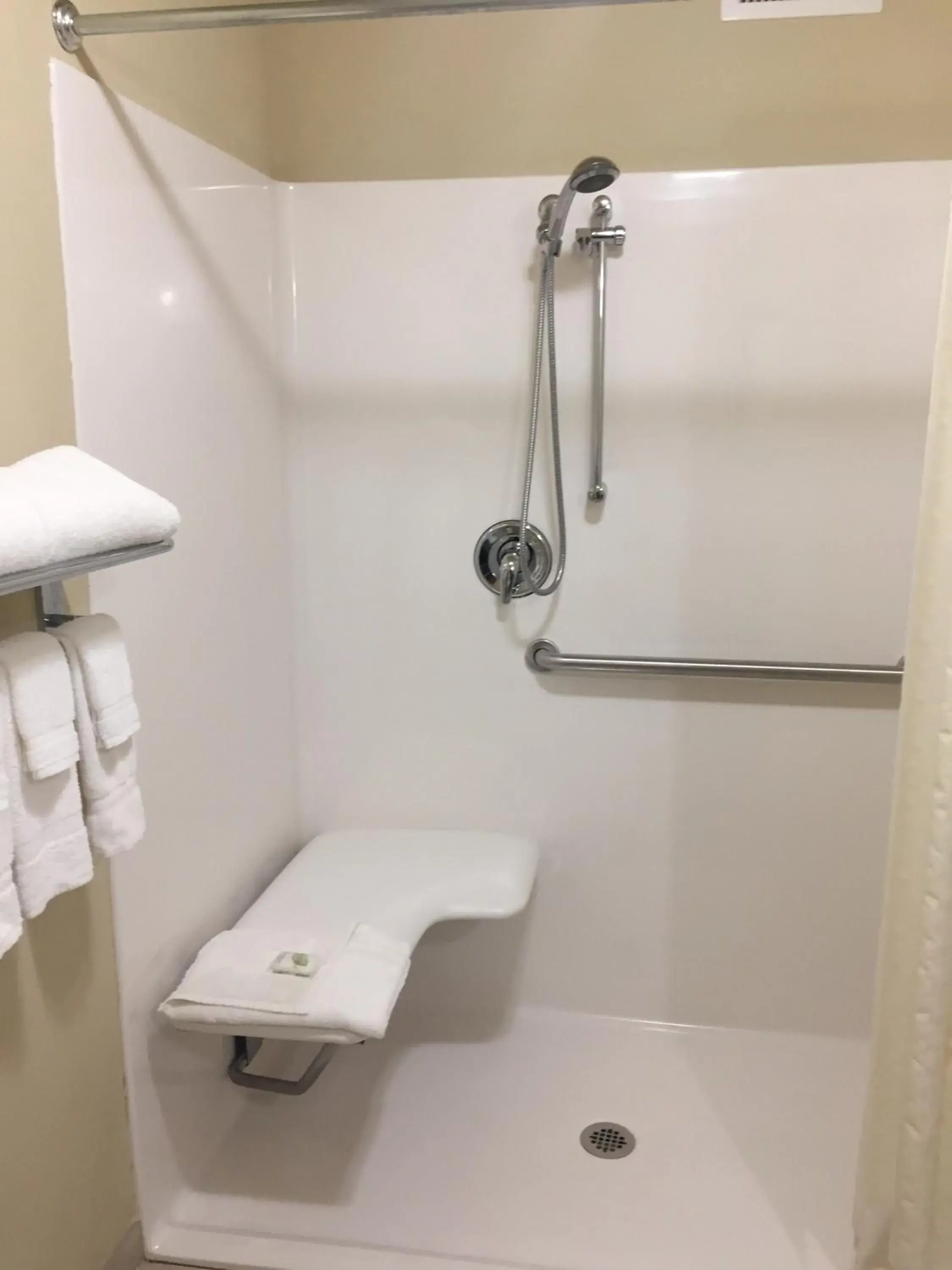 King Room - Disability Access in Cobblestone Inn & Suites - Bloomfield King Room - Disability Access in Cobblestone Inn & Suites - Bloomfield