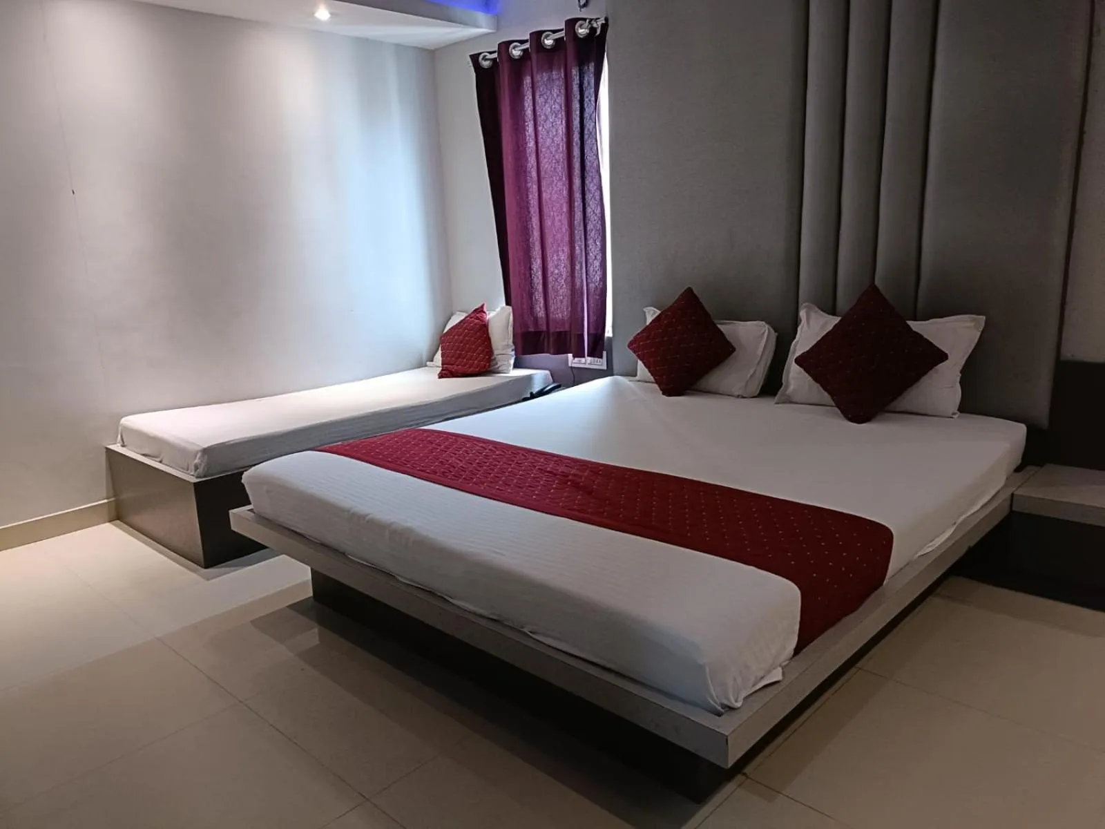 Photo of the whole room, Bed in Divine View